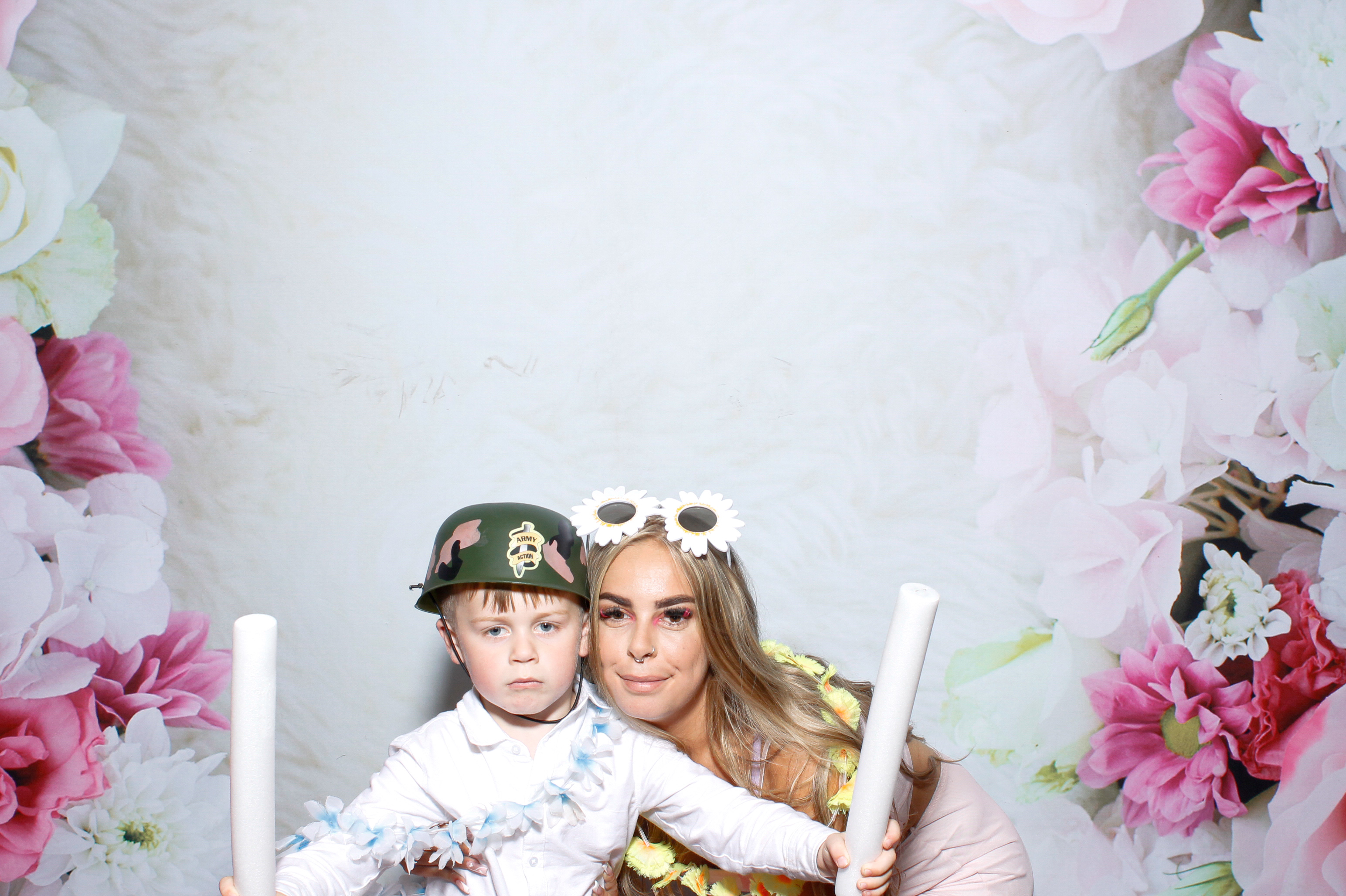 Georgina & Aaron | View more photos from the event at gallery.snapmagic.ie/u/SnapMagic/Georgina-Aaron