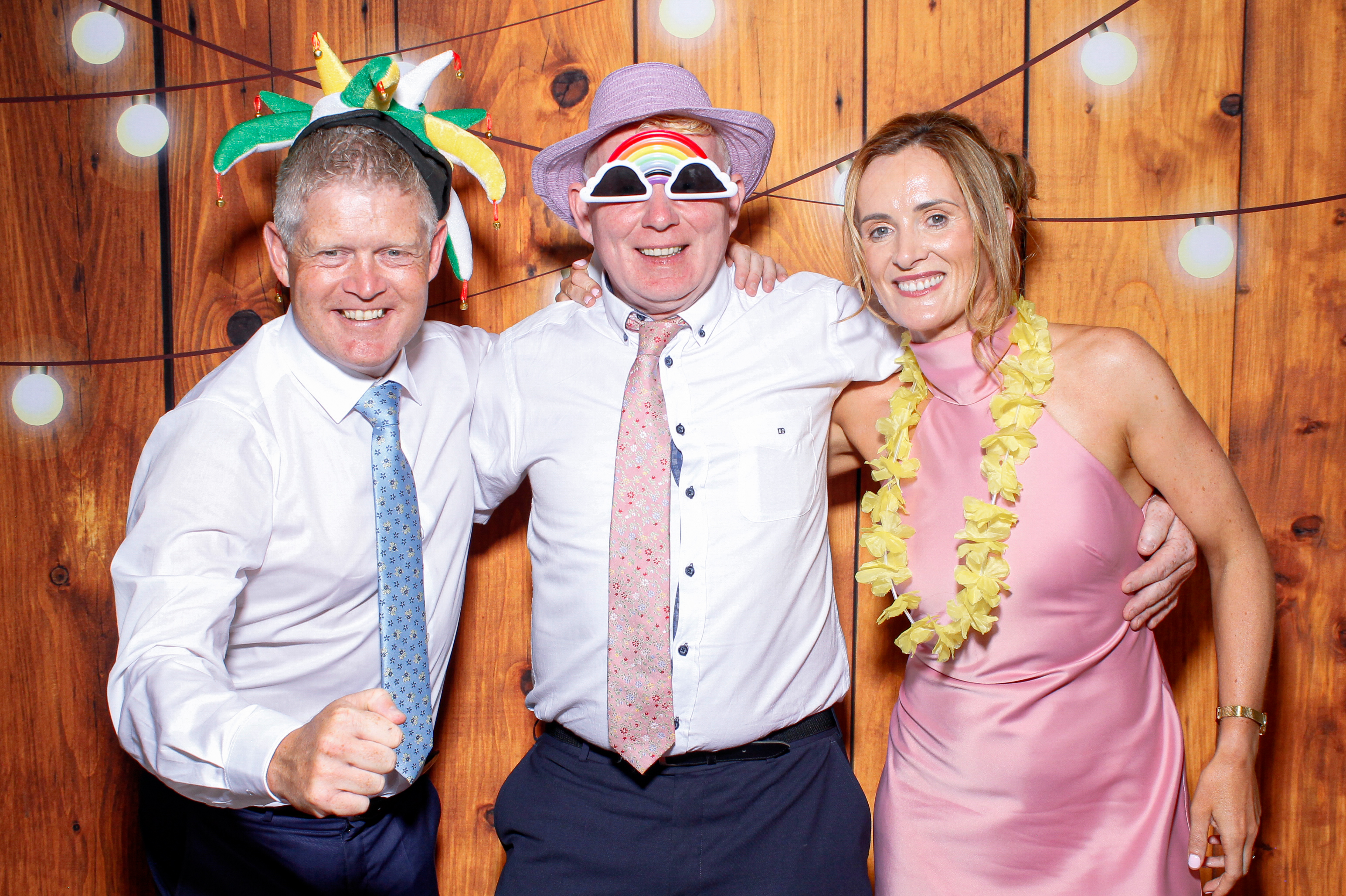 Karen & Colin | View more photos from the event at gallery.snapmagic.ie/u/SnapMagic/Karen-Colin