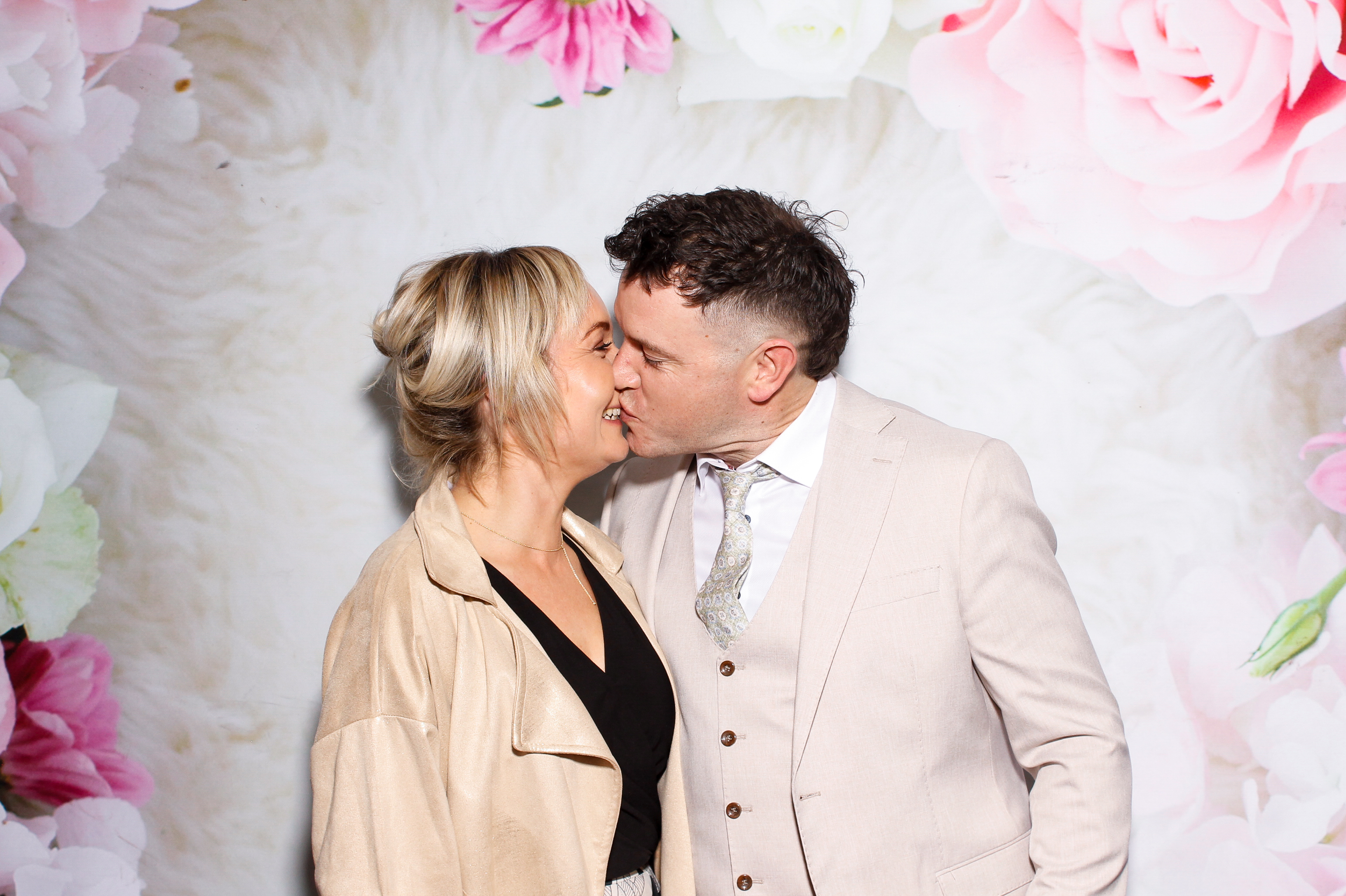 Kathryn & Shane | View more photos from the event at gallery.snapmagic.ie/u/SnapMagic/Kathryn-Shane