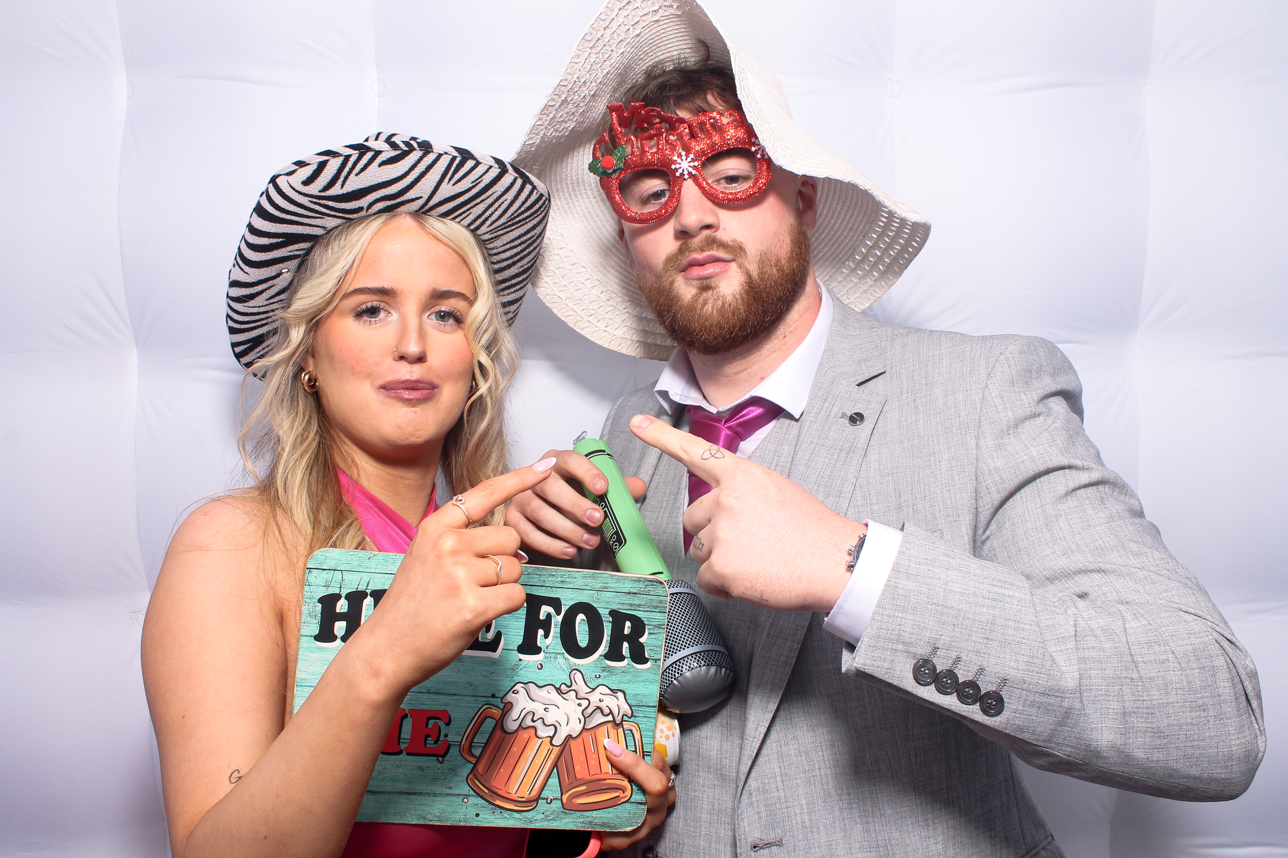 Kieran & Cassandra | View more photos from the event at gallery.snapmagic.ie/u/SnapMagic/Kieran-Cassandra