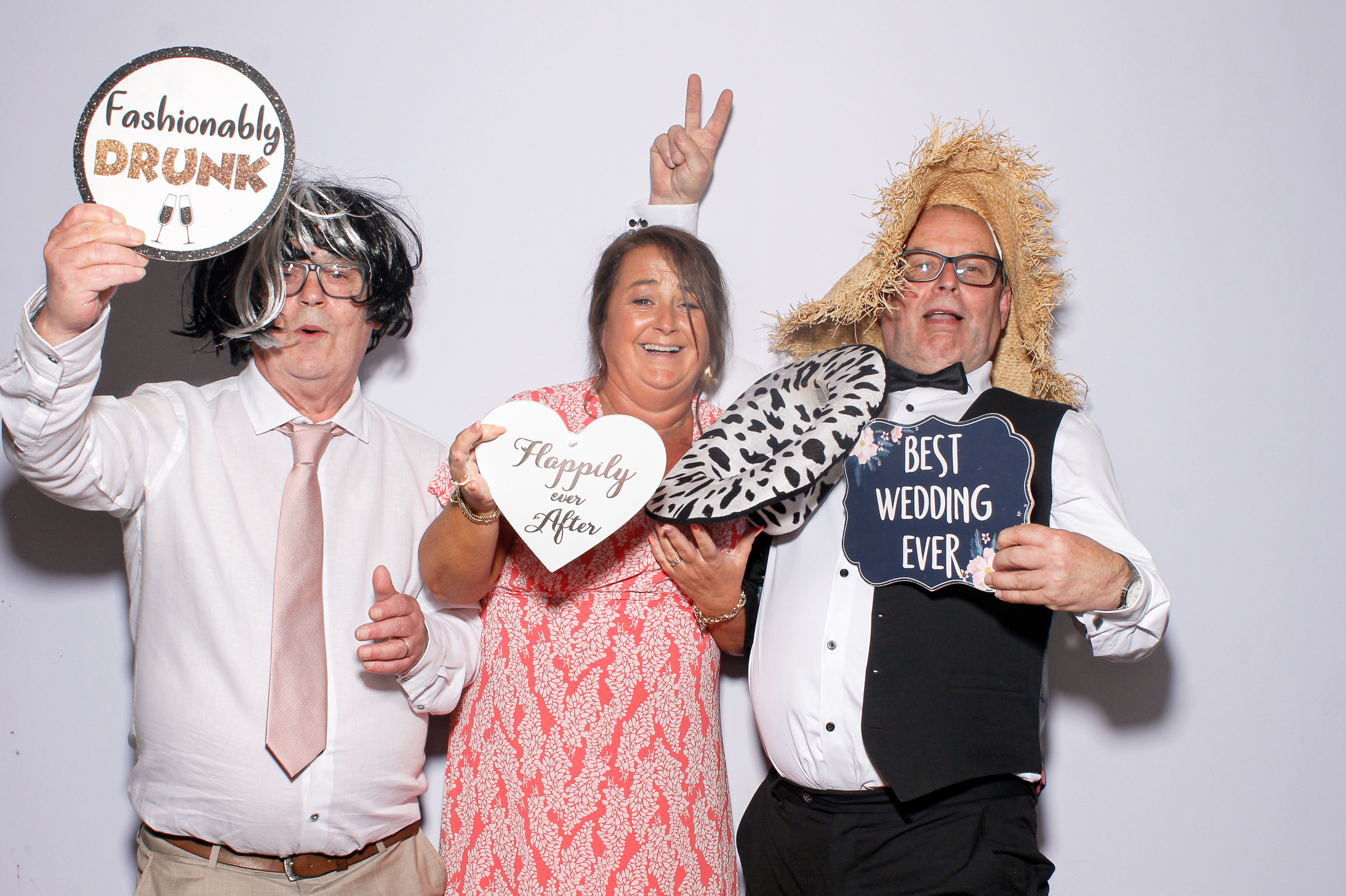Lauren & Dylan | View more photos from the event at gallery.snapmagic.ie/u/SnapMagic/Lauren-Dylan