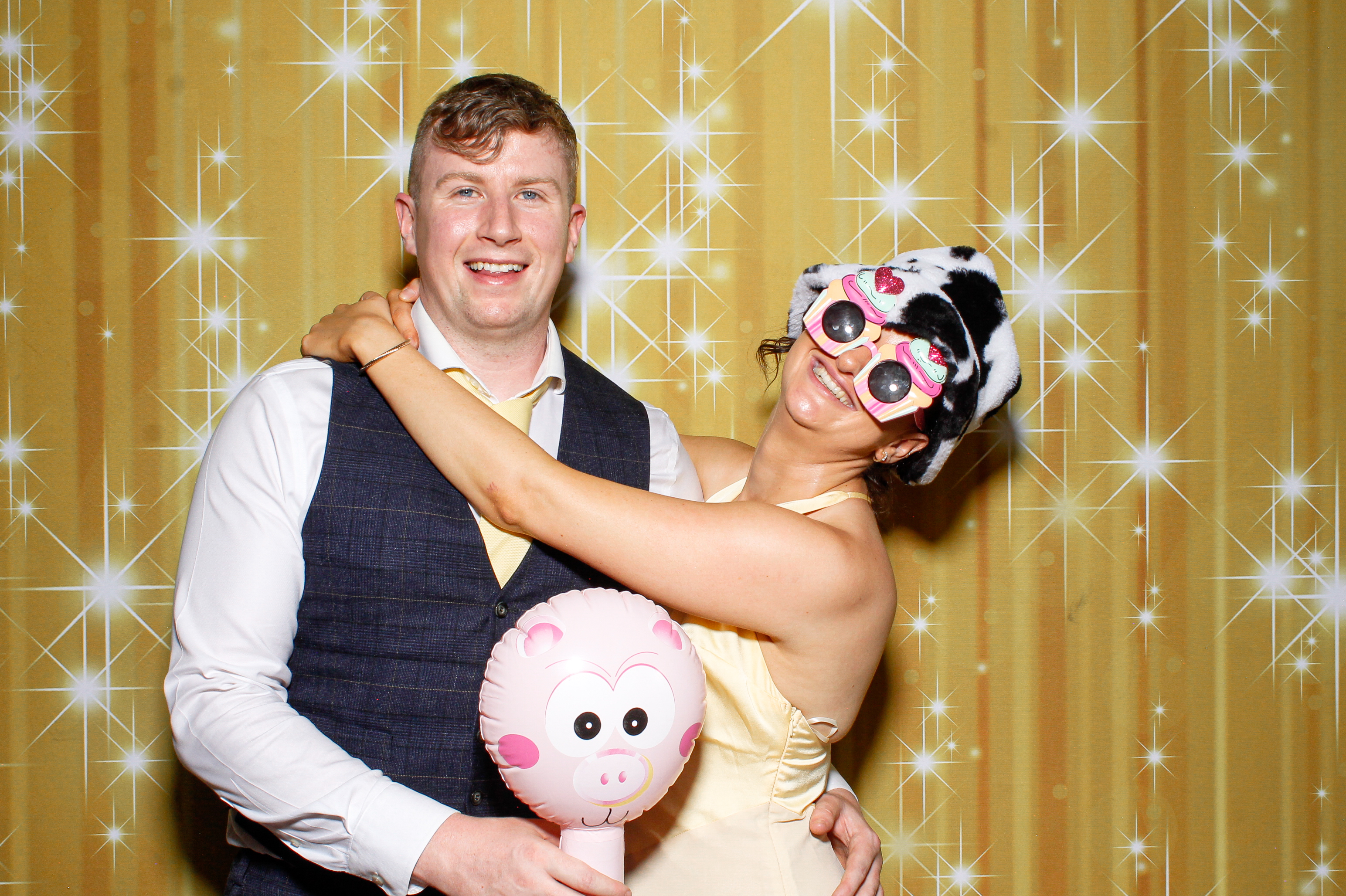 Louise & Ciaran | View more photos from the event at gallery.snapmagic.ie/u/SnapMagic/Louise-Ciaran