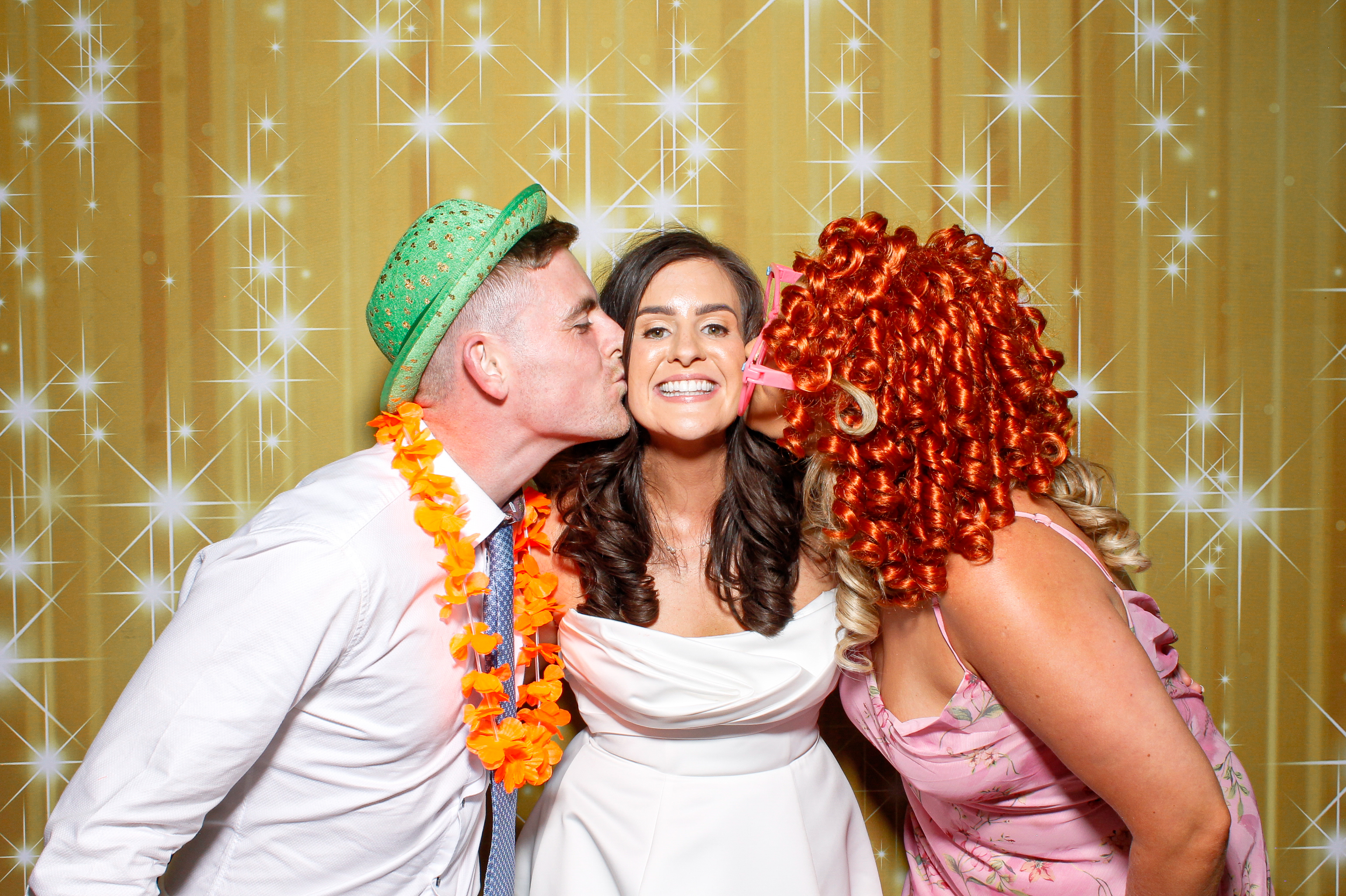 Louise & Ciaran | View more photos from the event at gallery.snapmagic.ie/u/SnapMagic/Louise-Ciaran