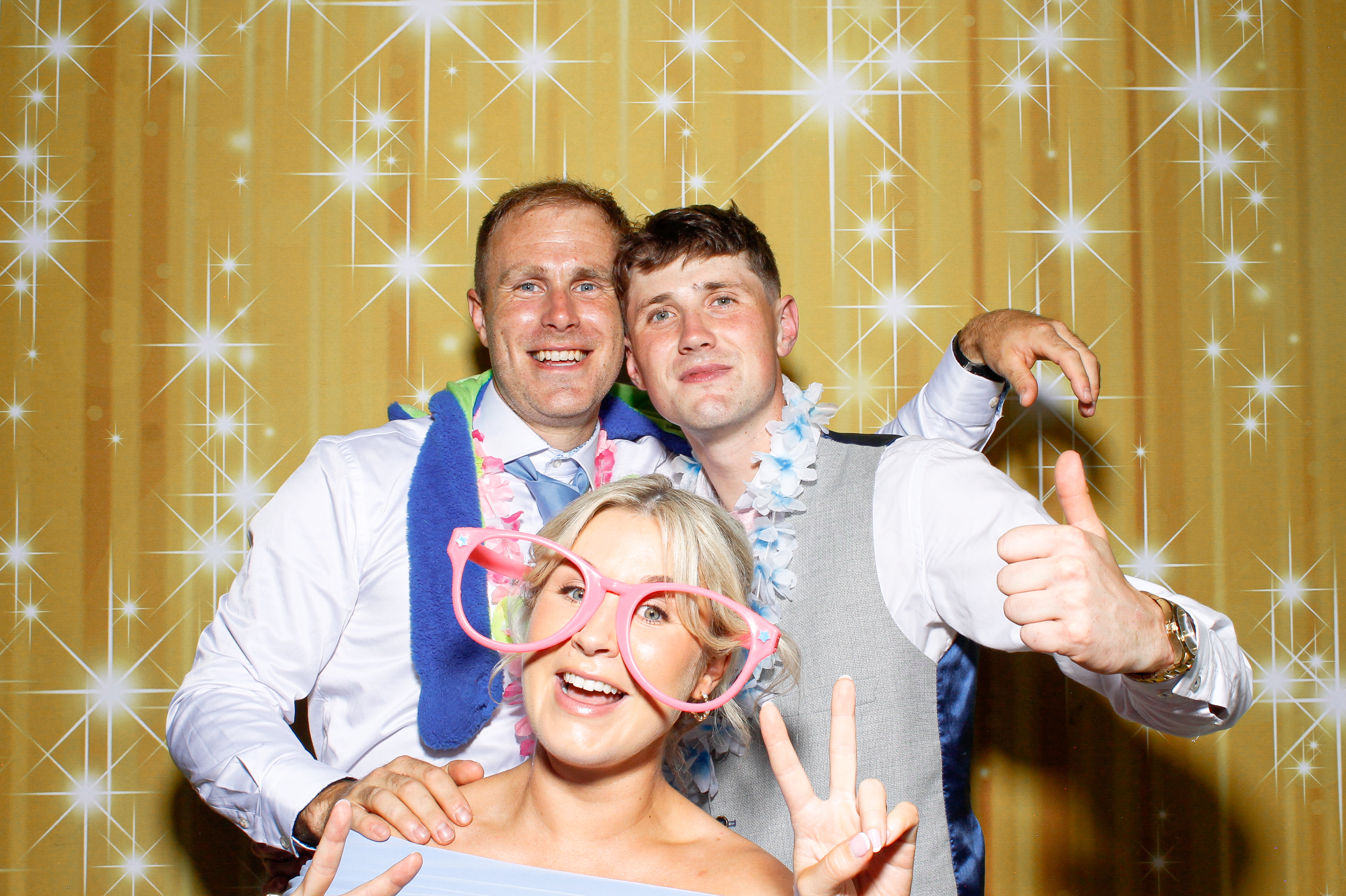 Louise & Ciaran | View more photos from the event at gallery.snapmagic.ie/u/SnapMagic/Louise-Ciaran