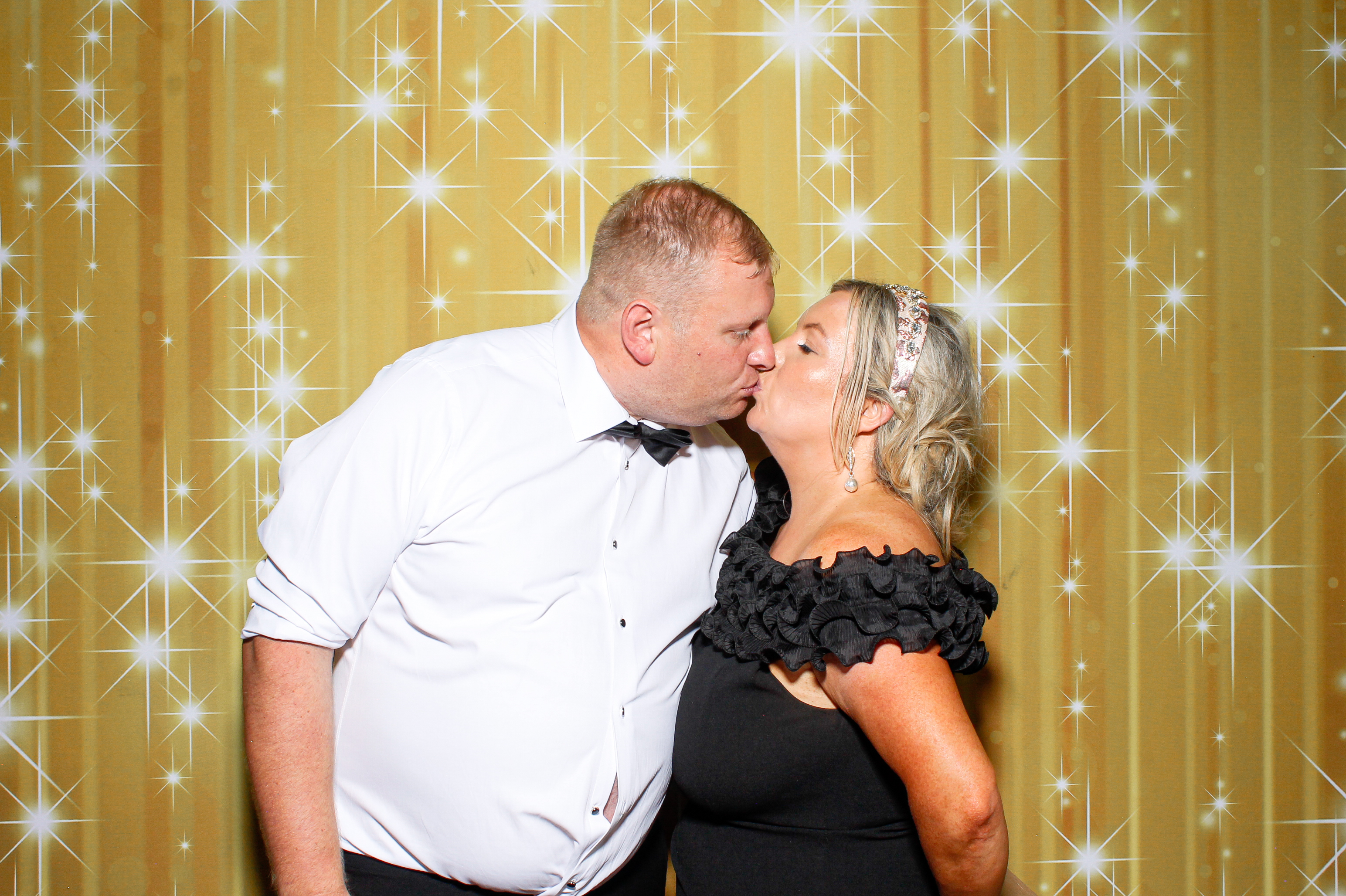 Louise & Ciaran | View more photos from the event at gallery.snapmagic.ie/u/SnapMagic/Louise-Ciaran