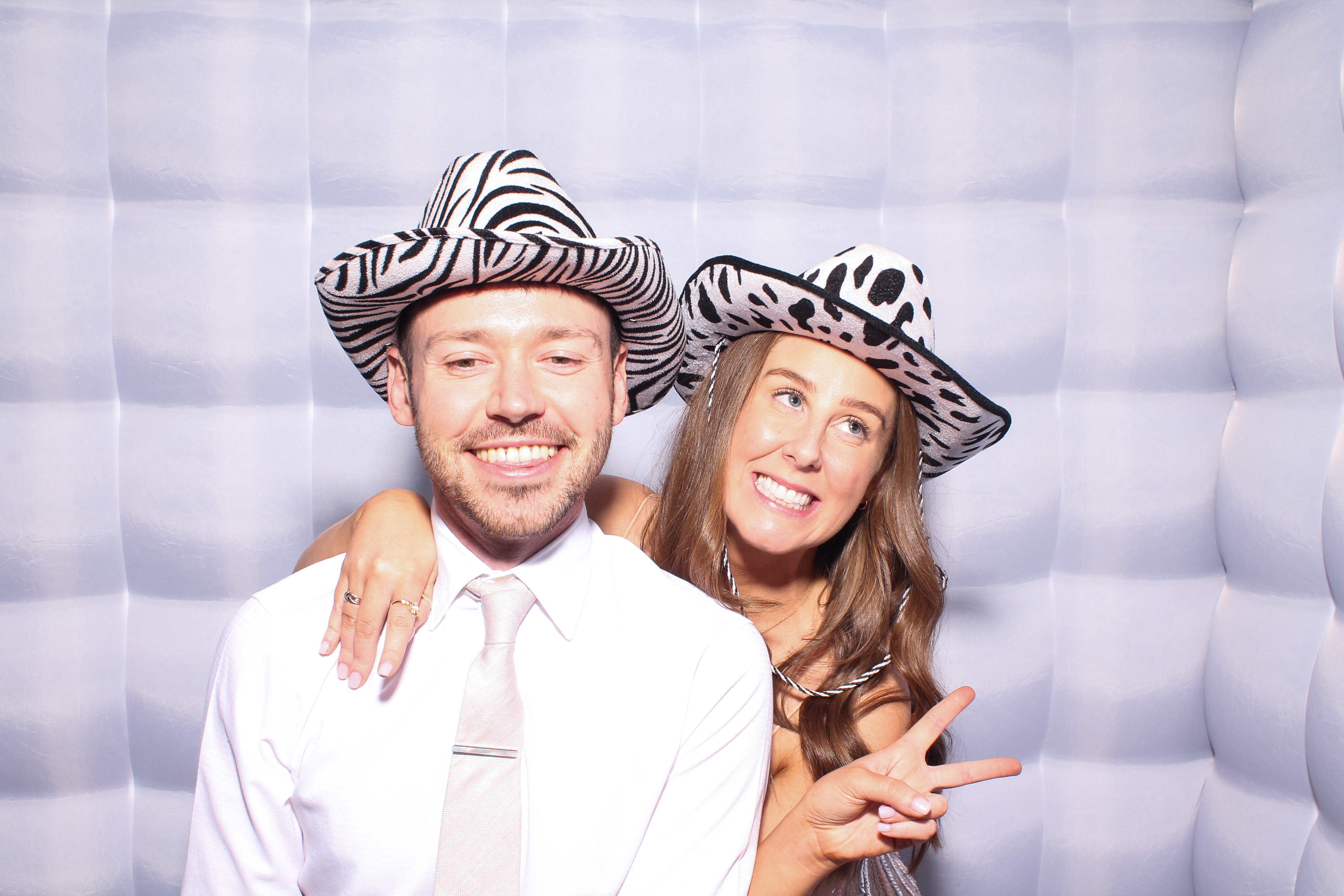 Louise & Niall | View more photos from the event at gallery.snapmagic.ie/u/SnapMagic/Louise-Niall
