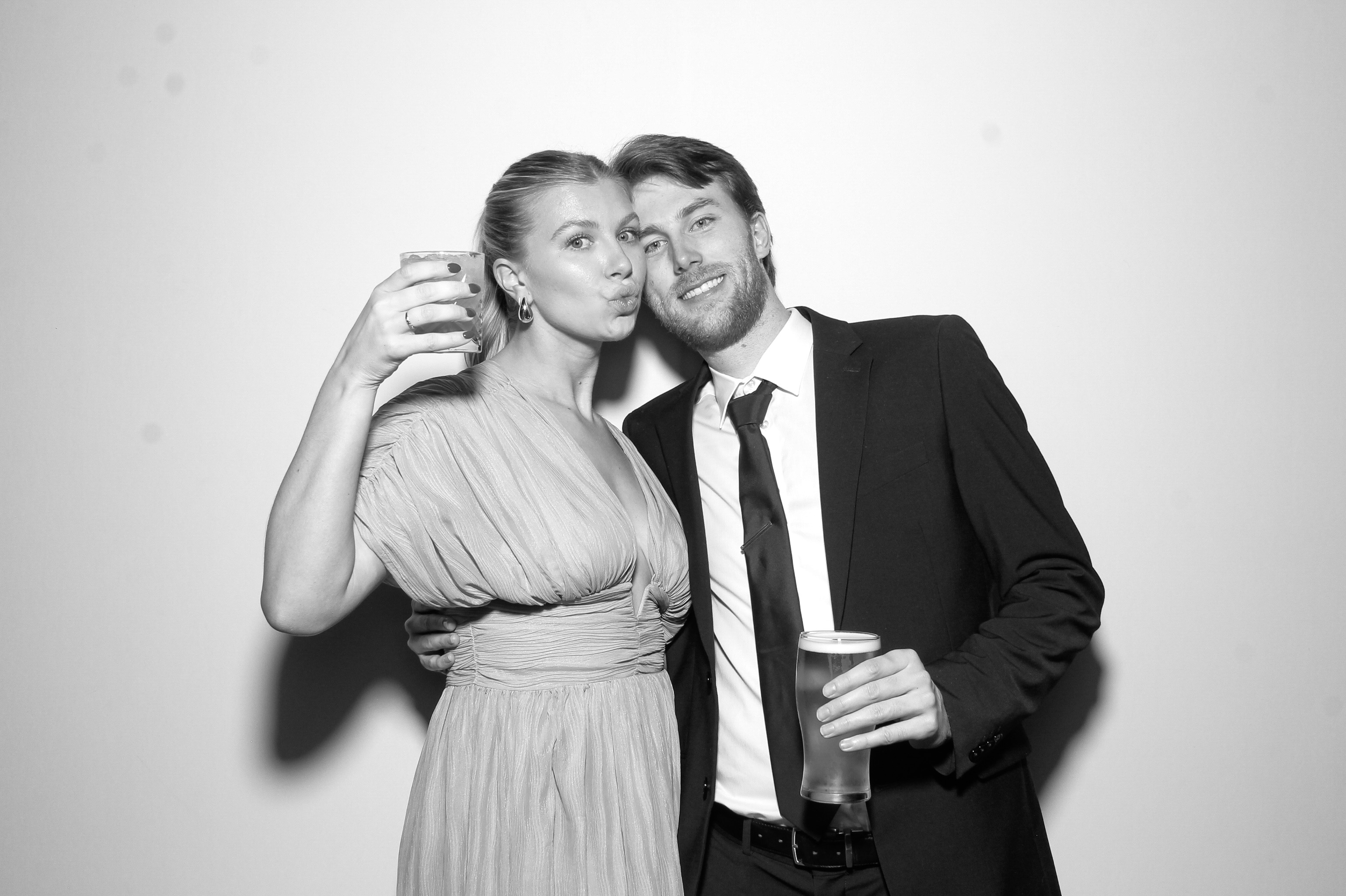 Mackenzie & Spencer | View more photos from the event at gallery.snapmagic.ie/u/SnapMagic/Mackenzie-Spencer