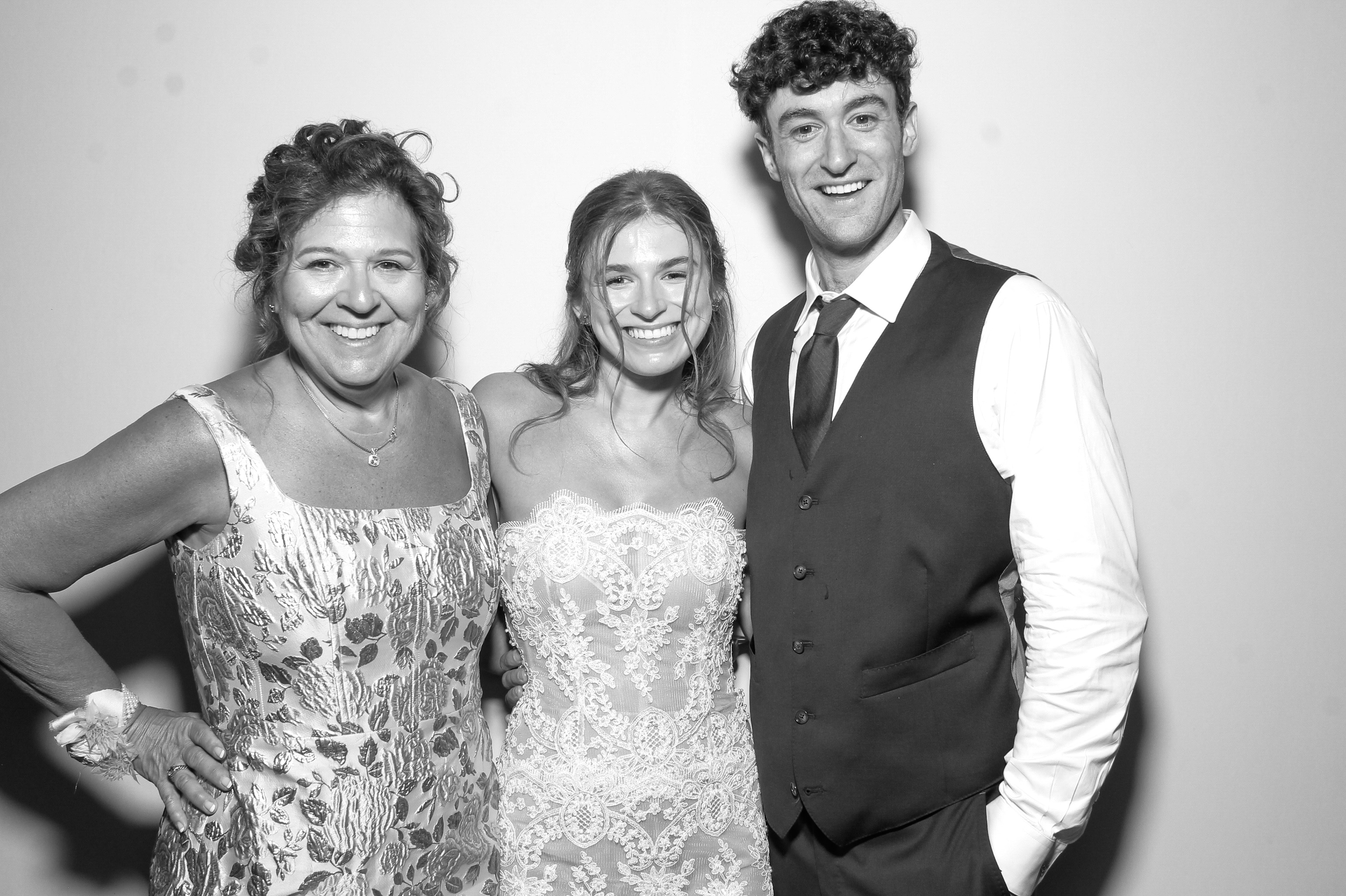 Mackenzie & Spencer | View more photos from the event at gallery.snapmagic.ie/u/SnapMagic/Mackenzie-Spencer