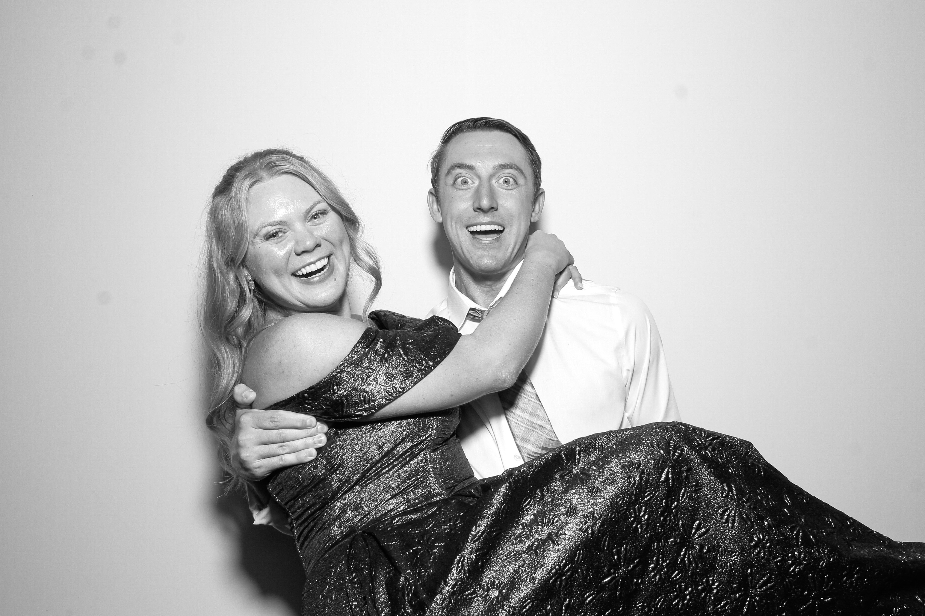 Mackenzie & Spencer | View more photos from the event at gallery.snapmagic.ie/u/SnapMagic/Mackenzie-Spencer