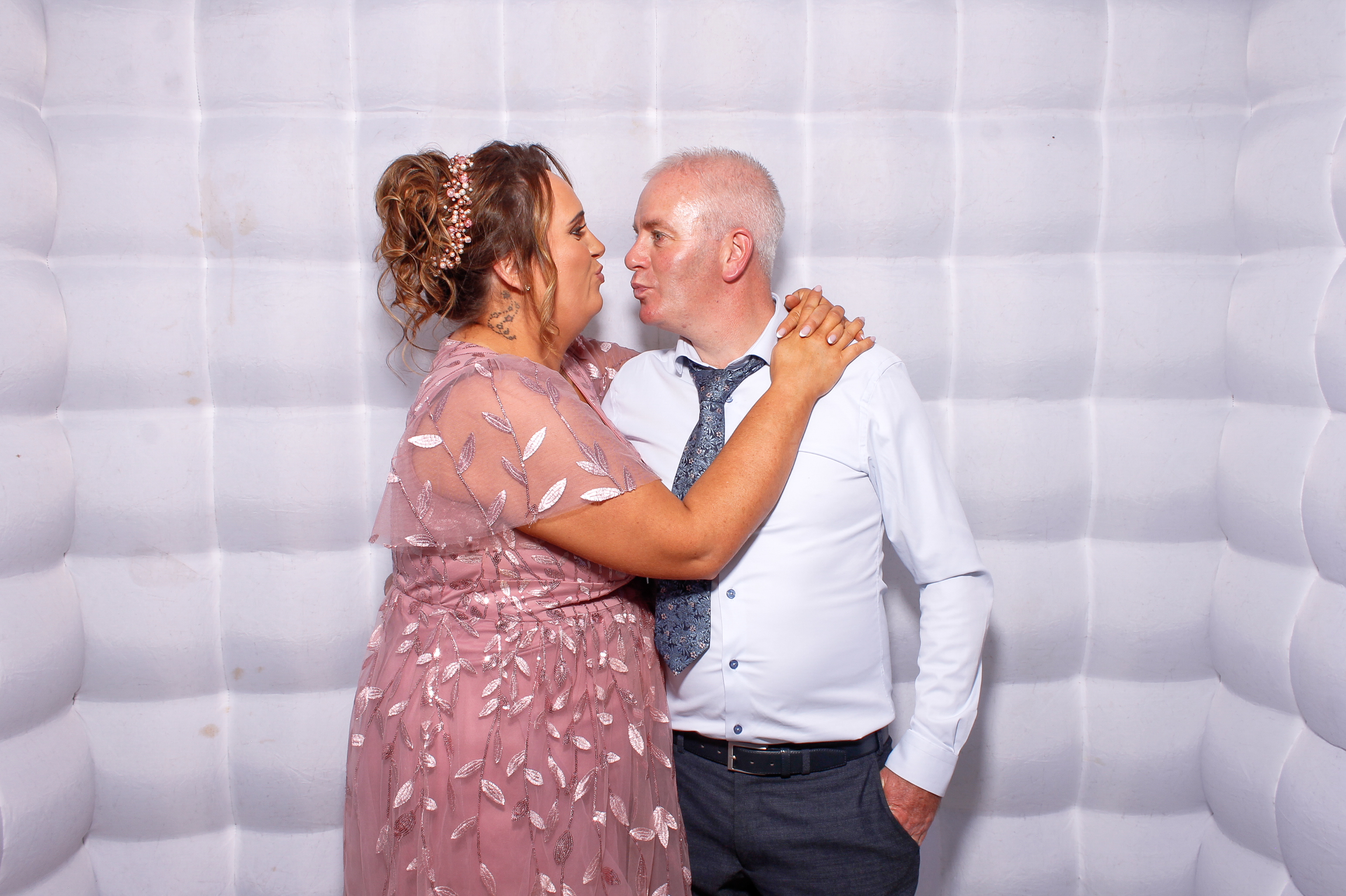 Mariesa & Ryan | View more photos from the event at gallery.snapmagic.ie/u/SnapMagic/Mariesa-Ryan