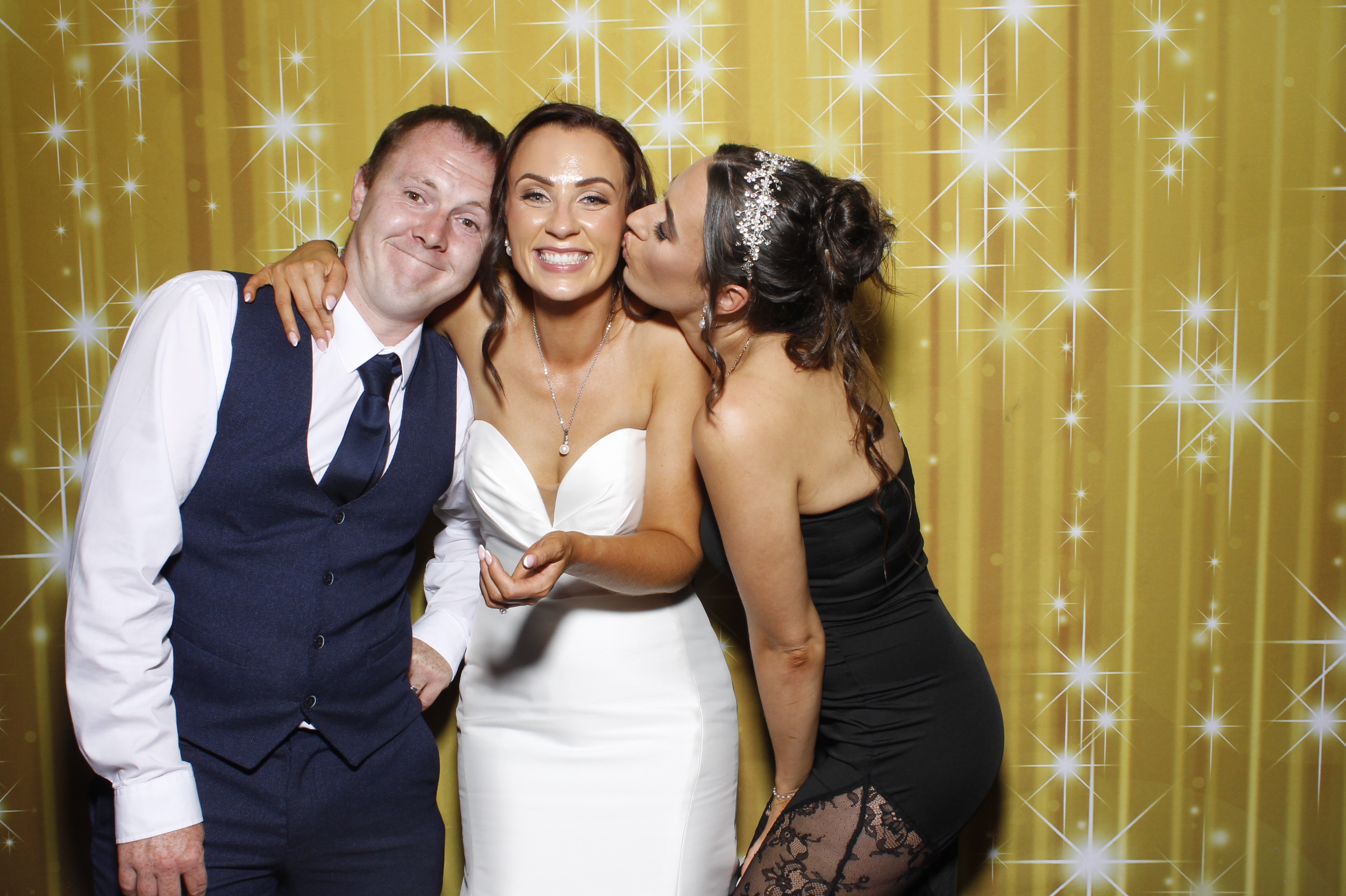 Michelle & David | View more photos from the event at gallery.snapmagic.ie/u/SnapMagic/Michelle-David