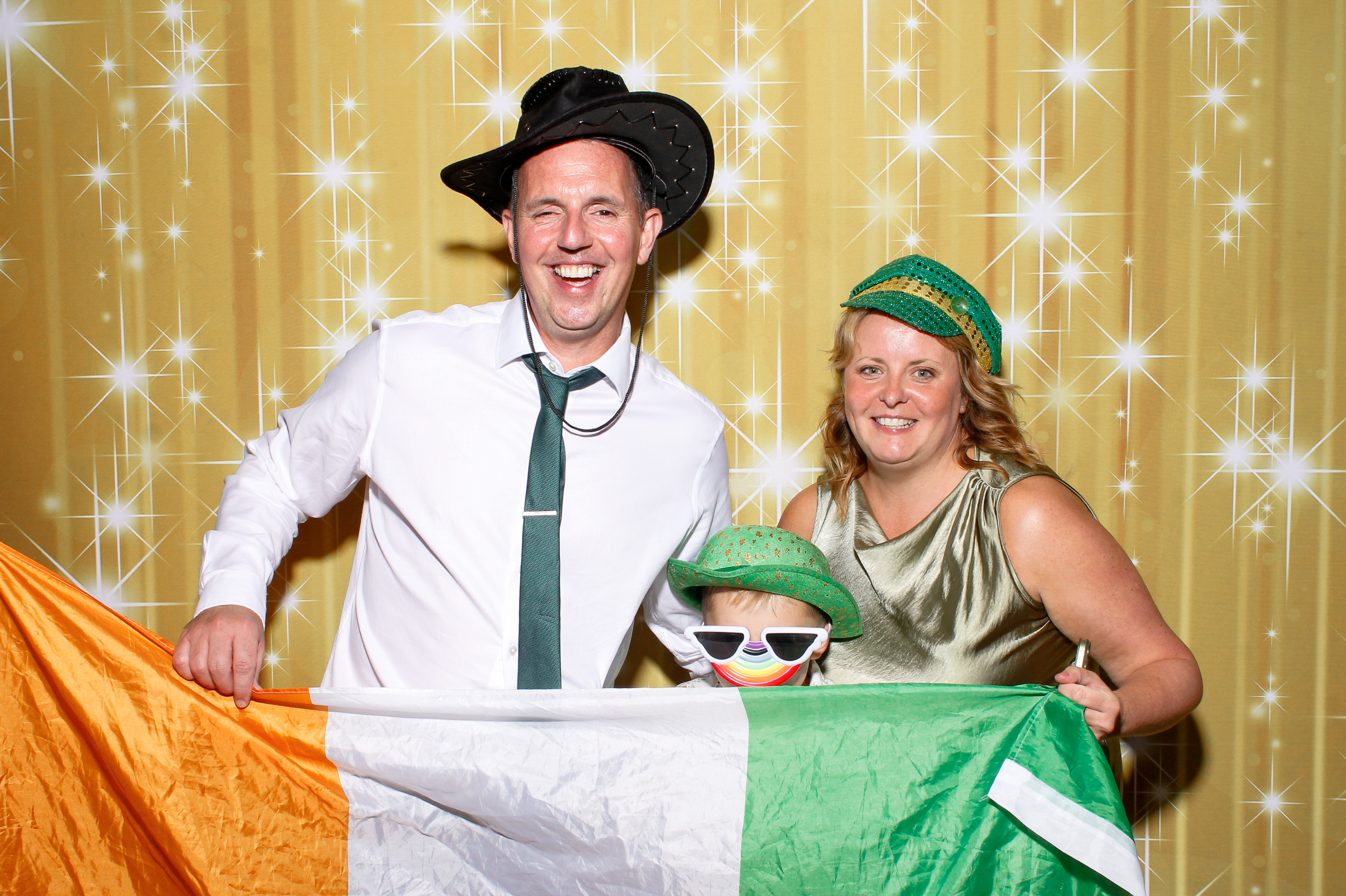 Nadine & Ciaran | View more photos from the event at gallery.snapmagic.ie/u/SnapMagic/Nadine-Ciaran
