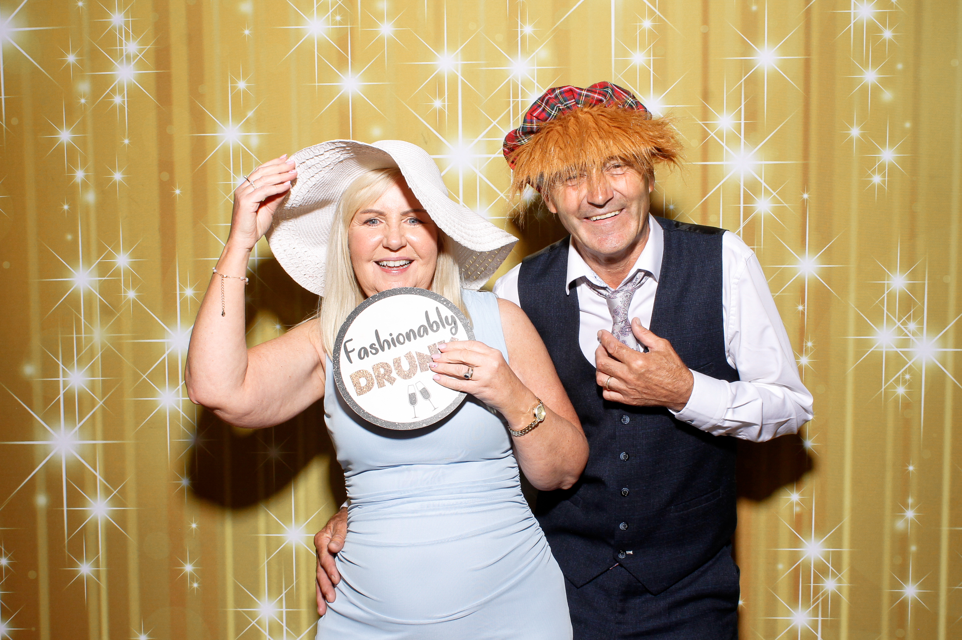 Nadine & Ciaran | View more photos from the event at gallery.snapmagic.ie/u/SnapMagic/Nadine-Ciaran
