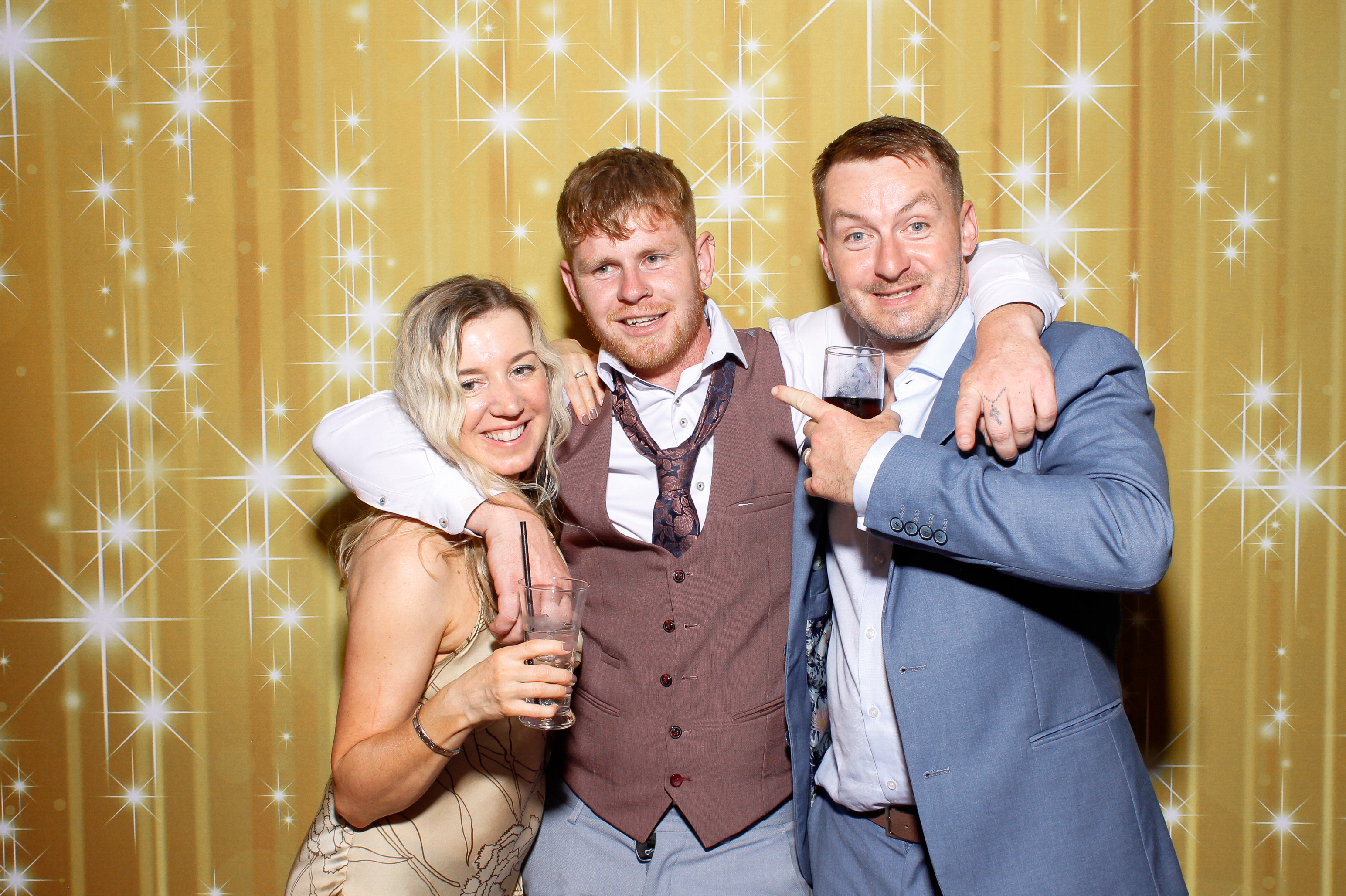 Nadine & Ciaran | View more photos from the event at gallery.snapmagic.ie/u/SnapMagic/Nadine-Ciaran
