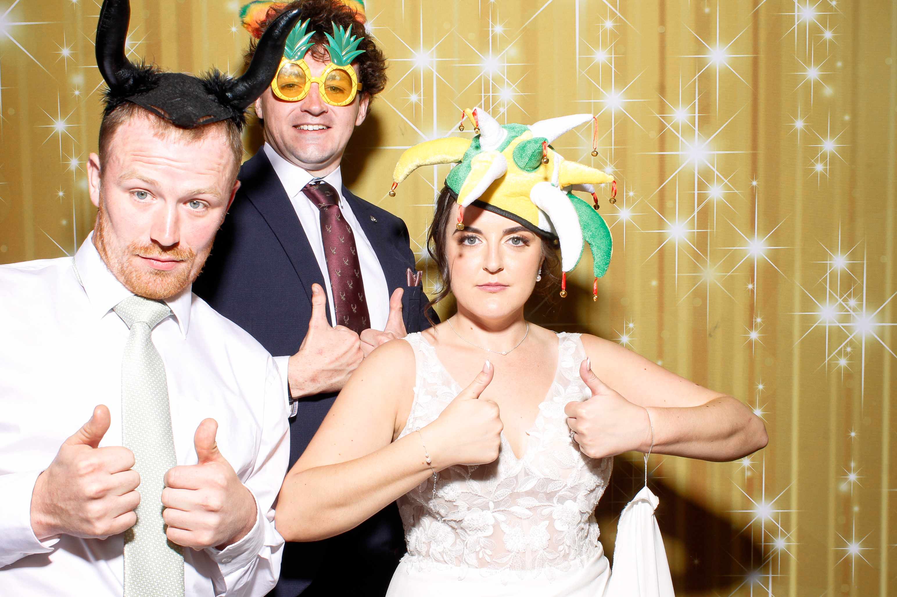 Nadine & Ciaran | View more photos from the event at gallery.snapmagic.ie/u/SnapMagic/Nadine-Ciaran