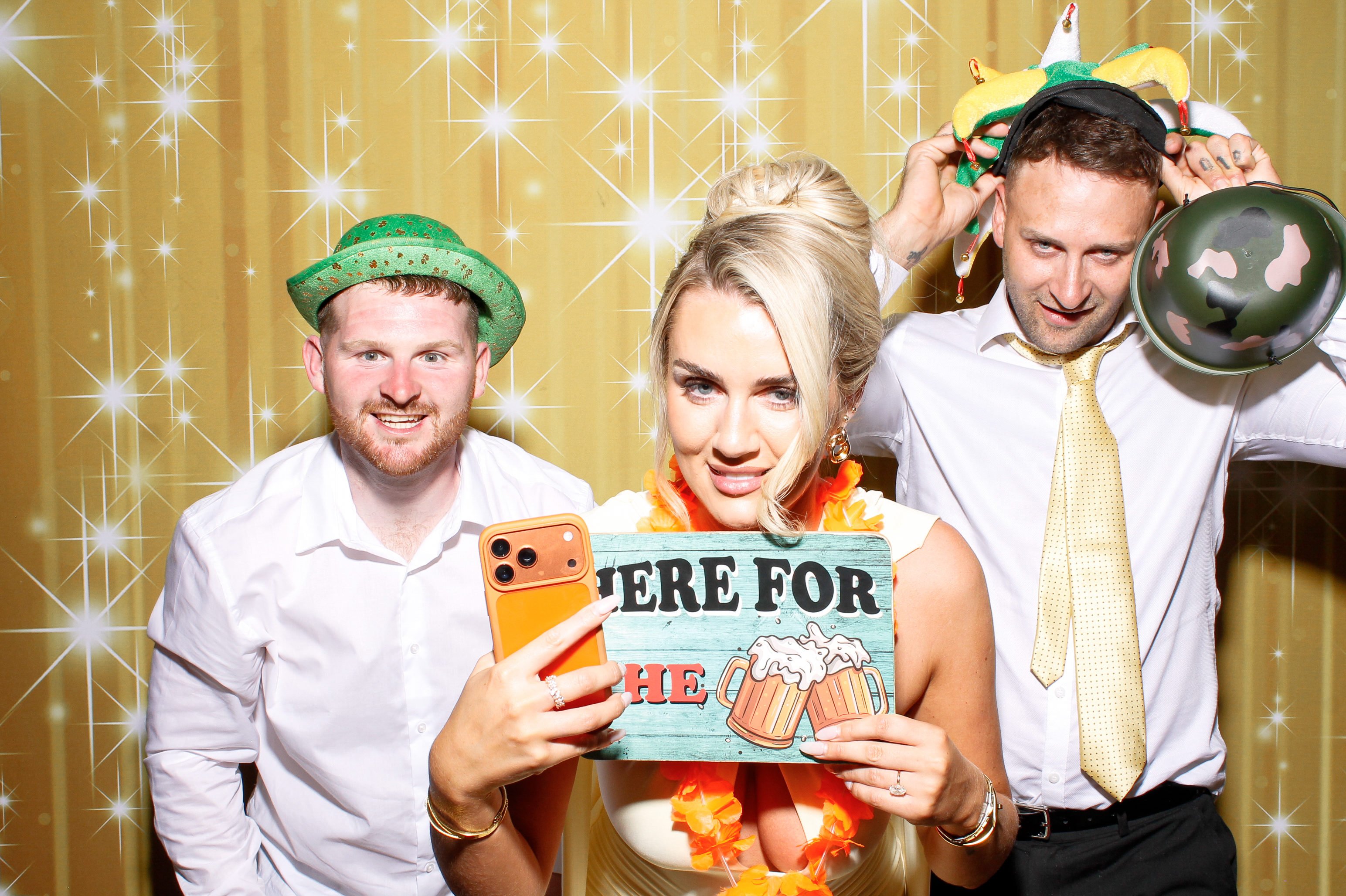 Nadine & Ciaran | View more photos from the event at gallery.snapmagic.ie/u/SnapMagic/Nadine-Ciaran