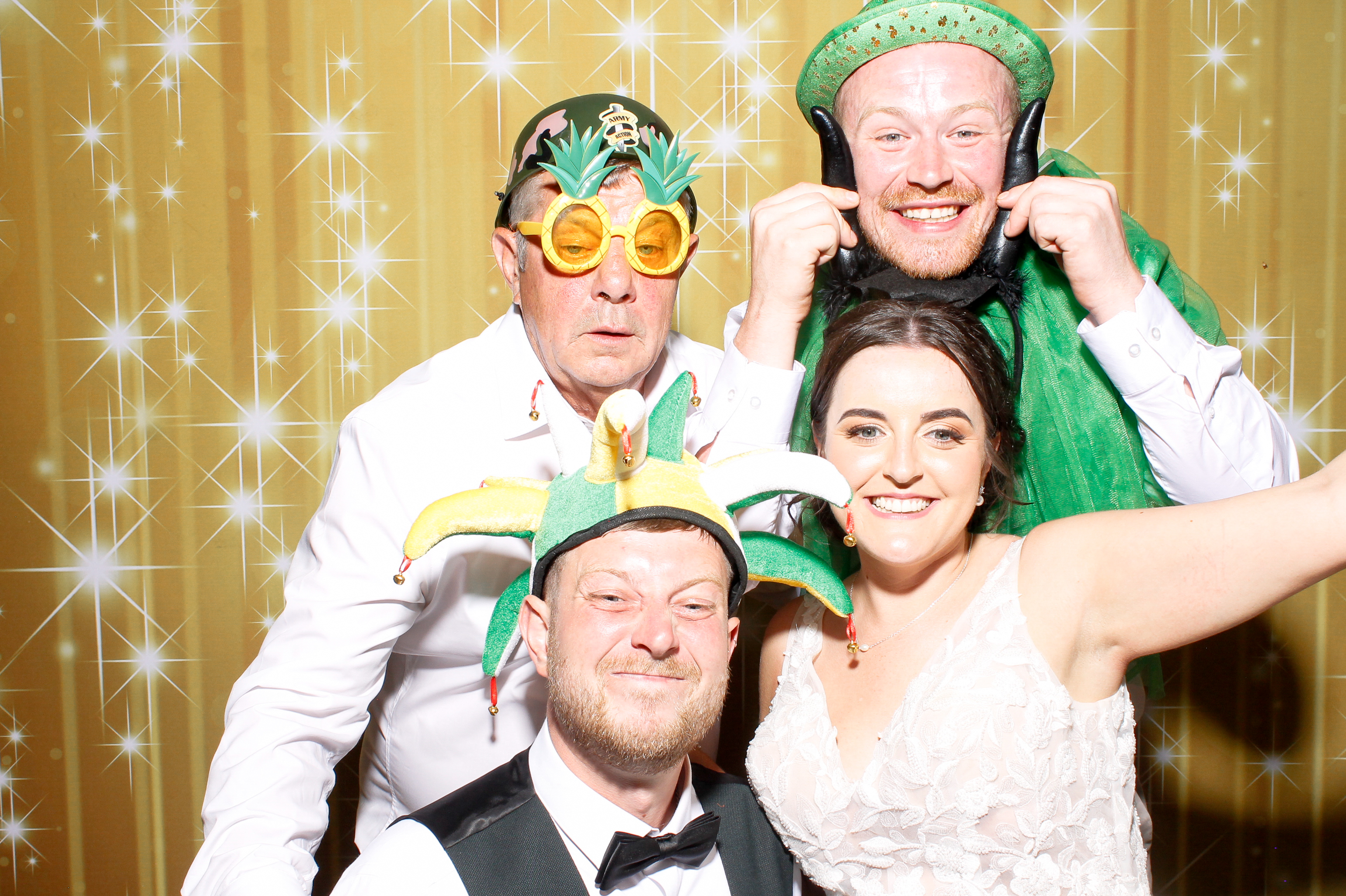 Nadine & Ciaran | View more photos from the event at gallery.snapmagic.ie/u/SnapMagic/Nadine-Ciaran