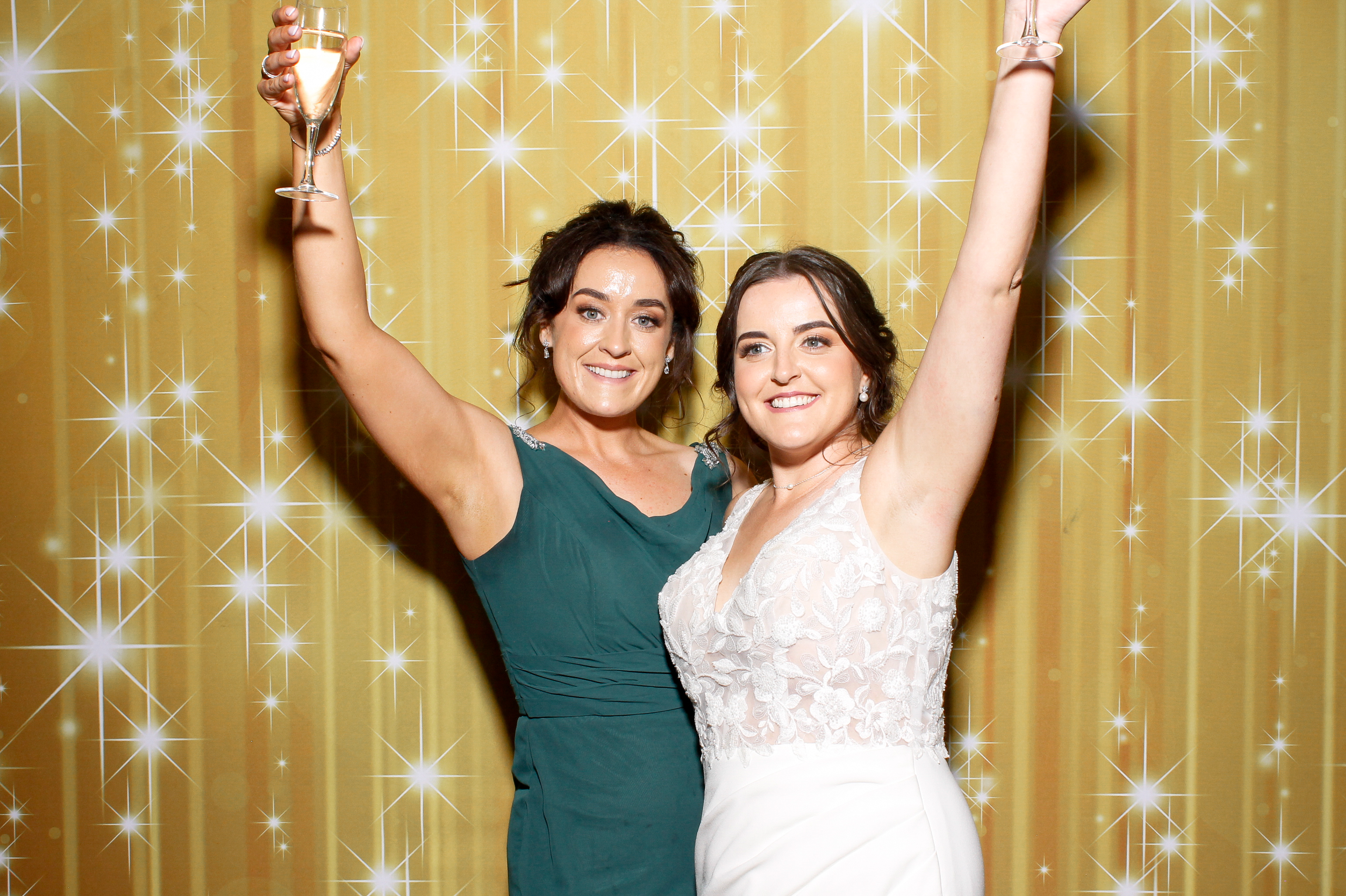 Nadine & Ciaran | View more photos from the event at gallery.snapmagic.ie/u/SnapMagic/Nadine-Ciaran