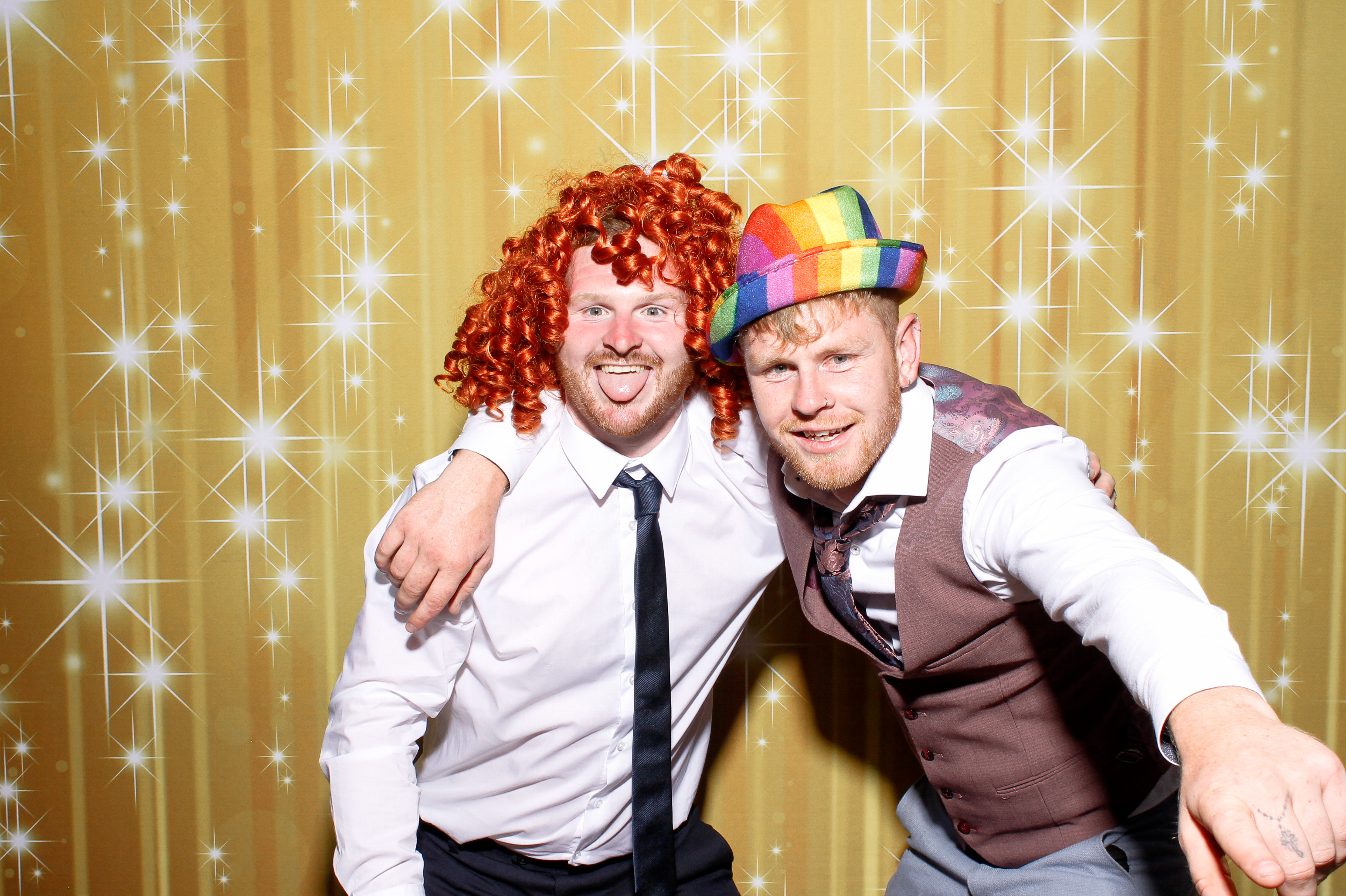 Nadine & Ciaran | View more photos from the event at gallery.snapmagic.ie/u/SnapMagic/Nadine-Ciaran