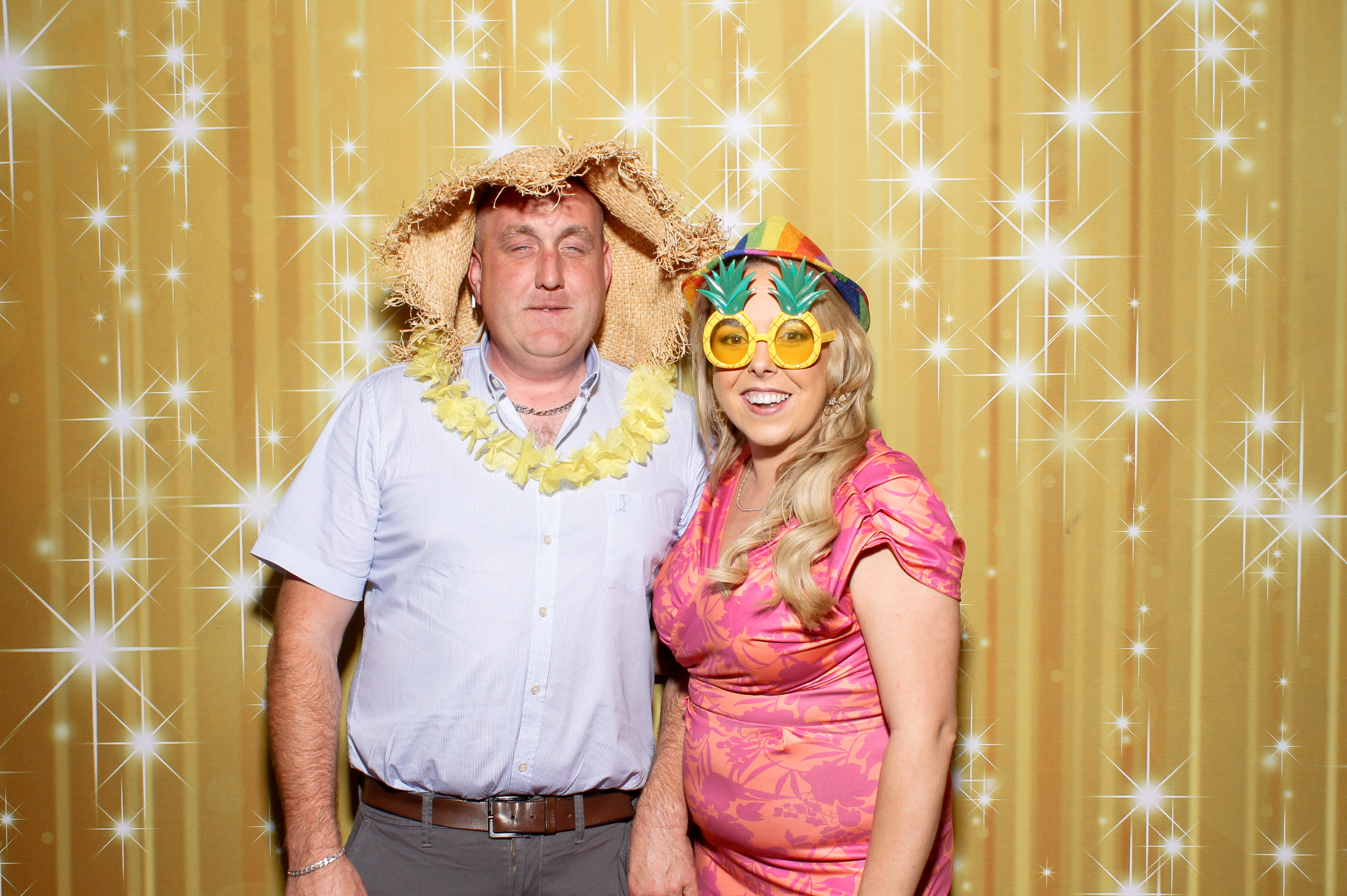 Nadine & Ciaran | View more photos from the event at gallery.snapmagic.ie/u/SnapMagic/Nadine-Ciaran