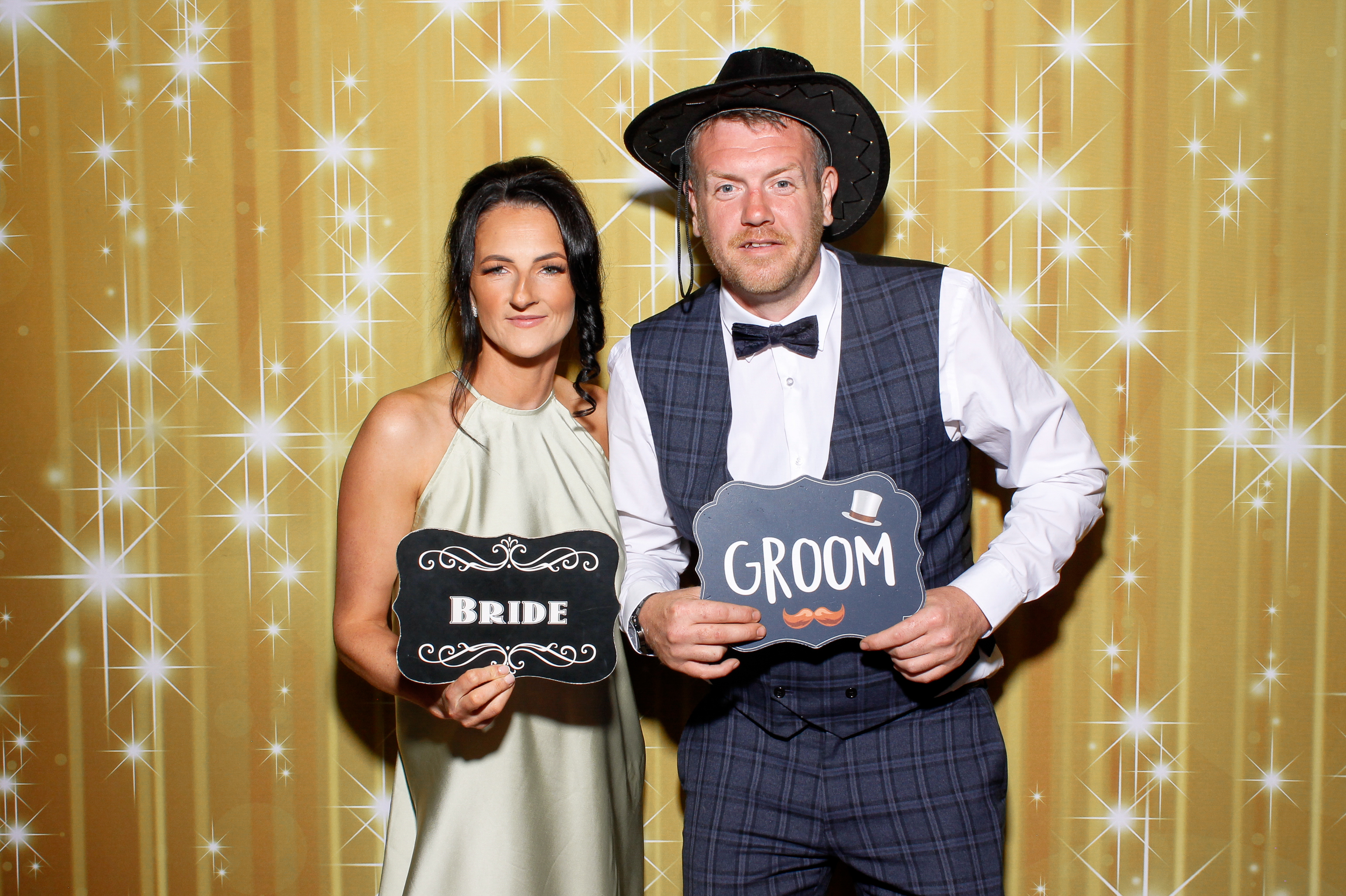 Nadine & Ciaran | View more photos from the event at gallery.snapmagic.ie/u/SnapMagic/Nadine-Ciaran