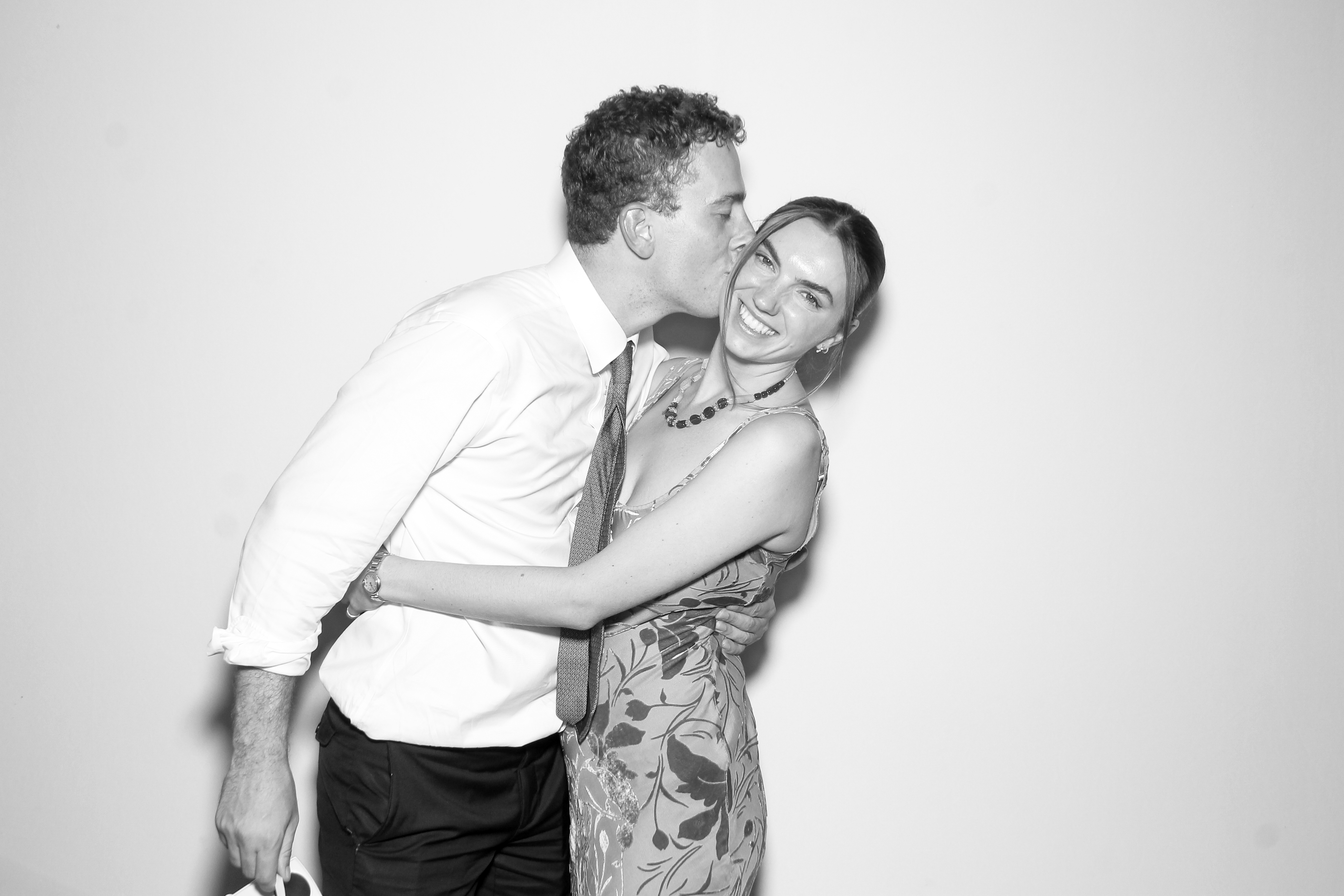 Roisin & Brendan | View more photos from the event at gallery.snapmagic.ie/u/SnapMagic/Roisin-Brendan