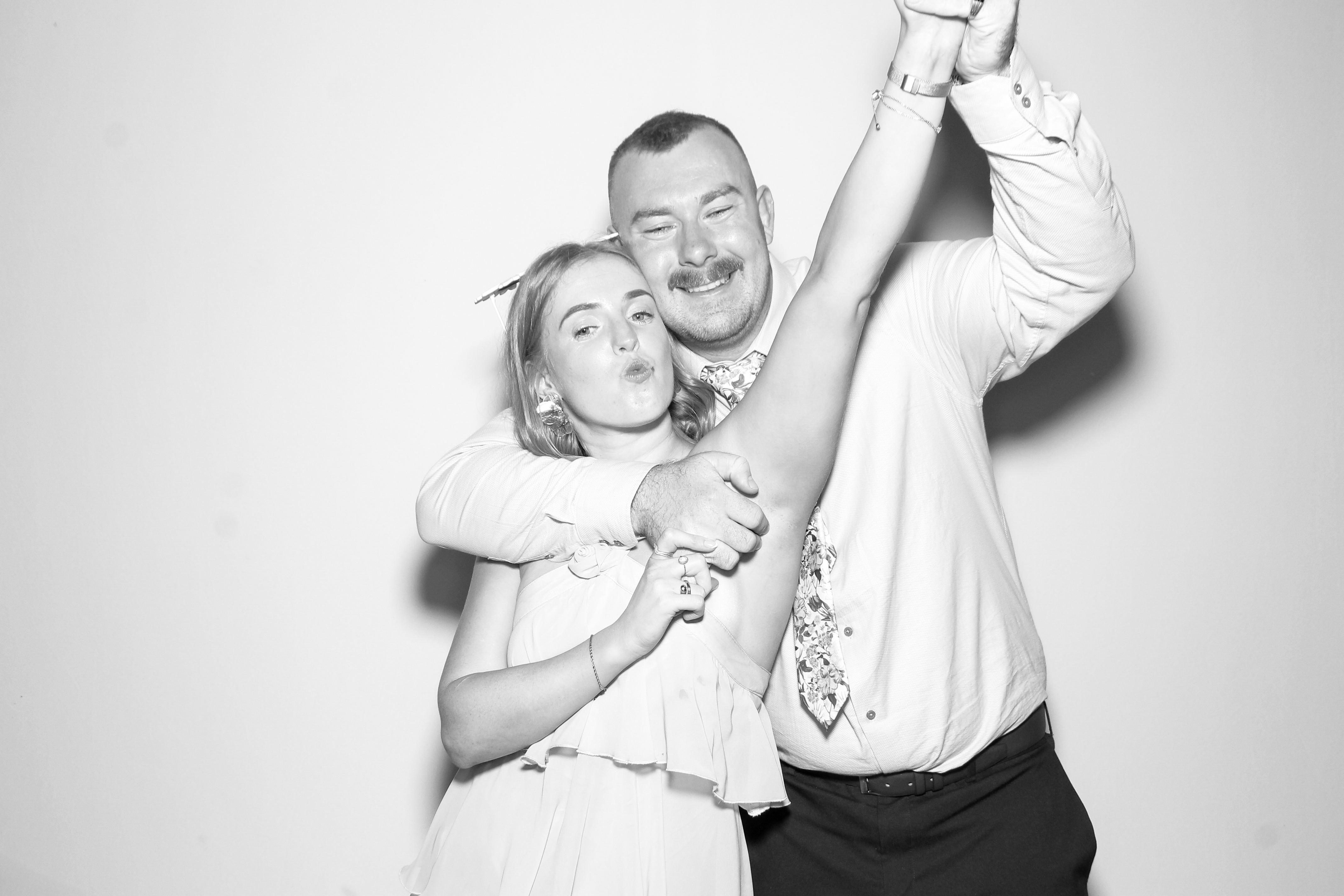Roisin & Brendan | View more photos from the event at gallery.snapmagic.ie/u/SnapMagic/Roisin-Brendan