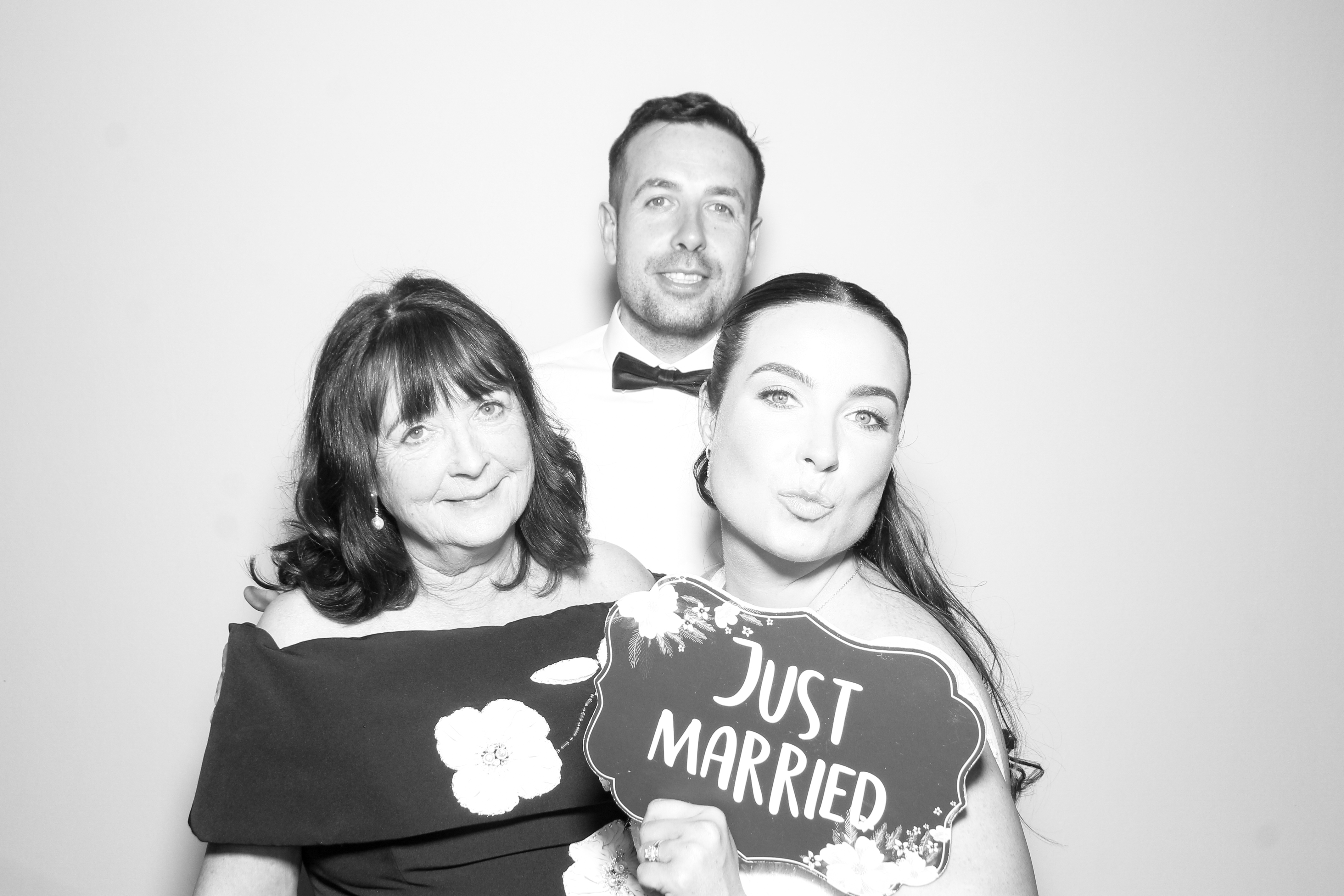 Roisin & Brendan | View more photos from the event at gallery.snapmagic.ie/u/SnapMagic/Roisin-Brendan