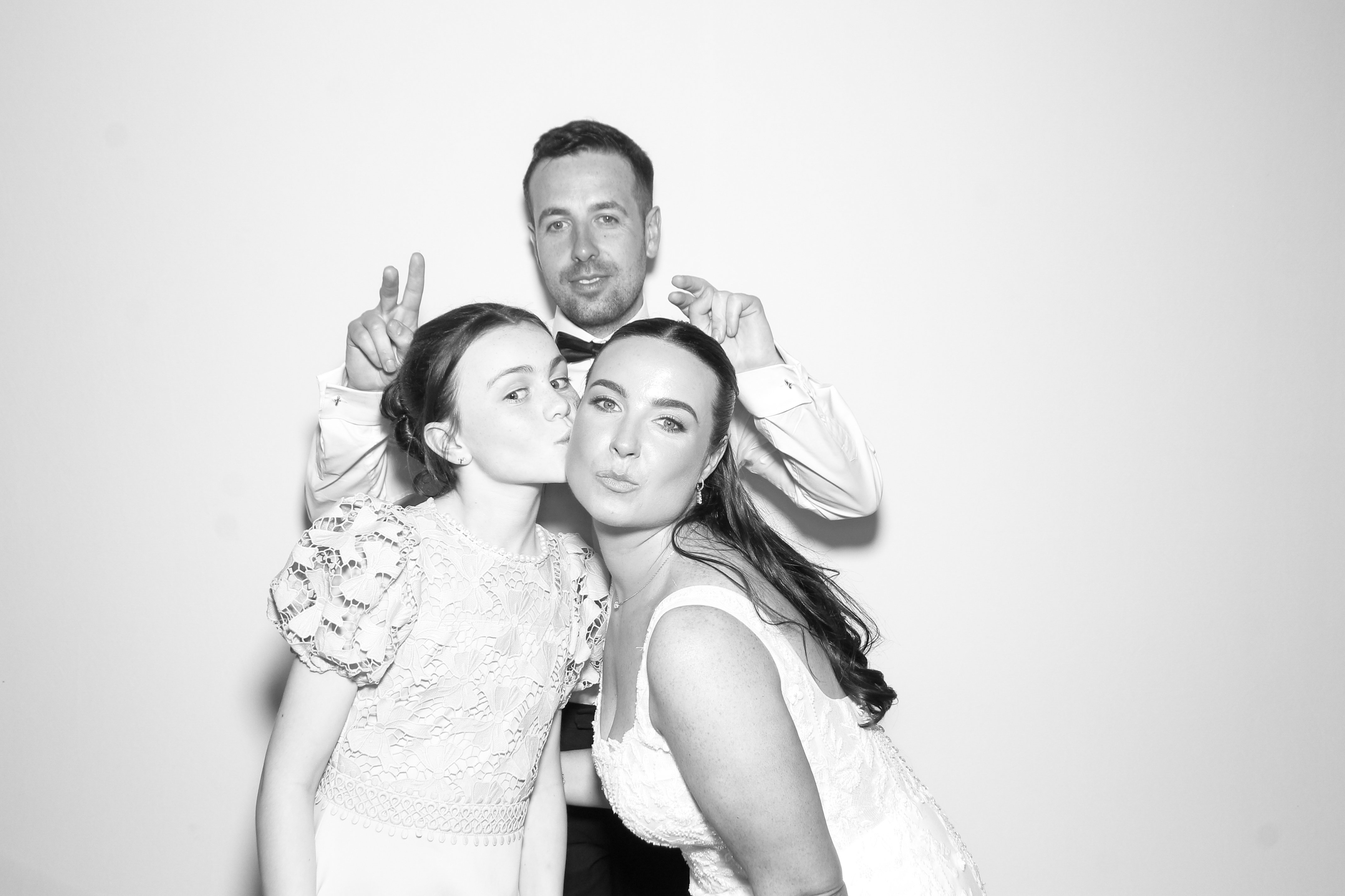 Roisin & Brendan | View more photos from the event at gallery.snapmagic.ie/u/SnapMagic/Roisin-Brendan