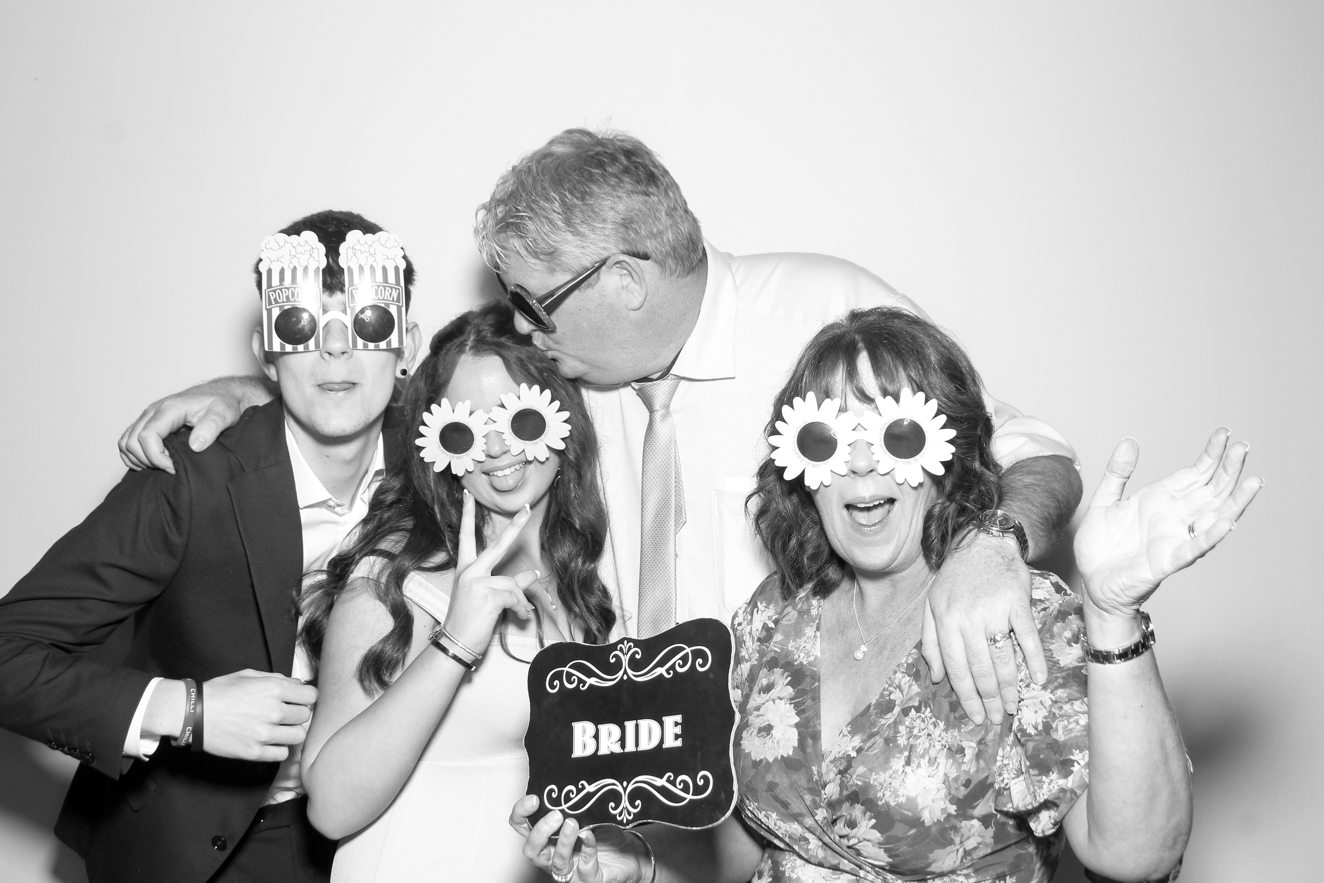 Roisin & Brendan | View more photos from the event at gallery.snapmagic.ie/u/SnapMagic/Roisin-Brendan