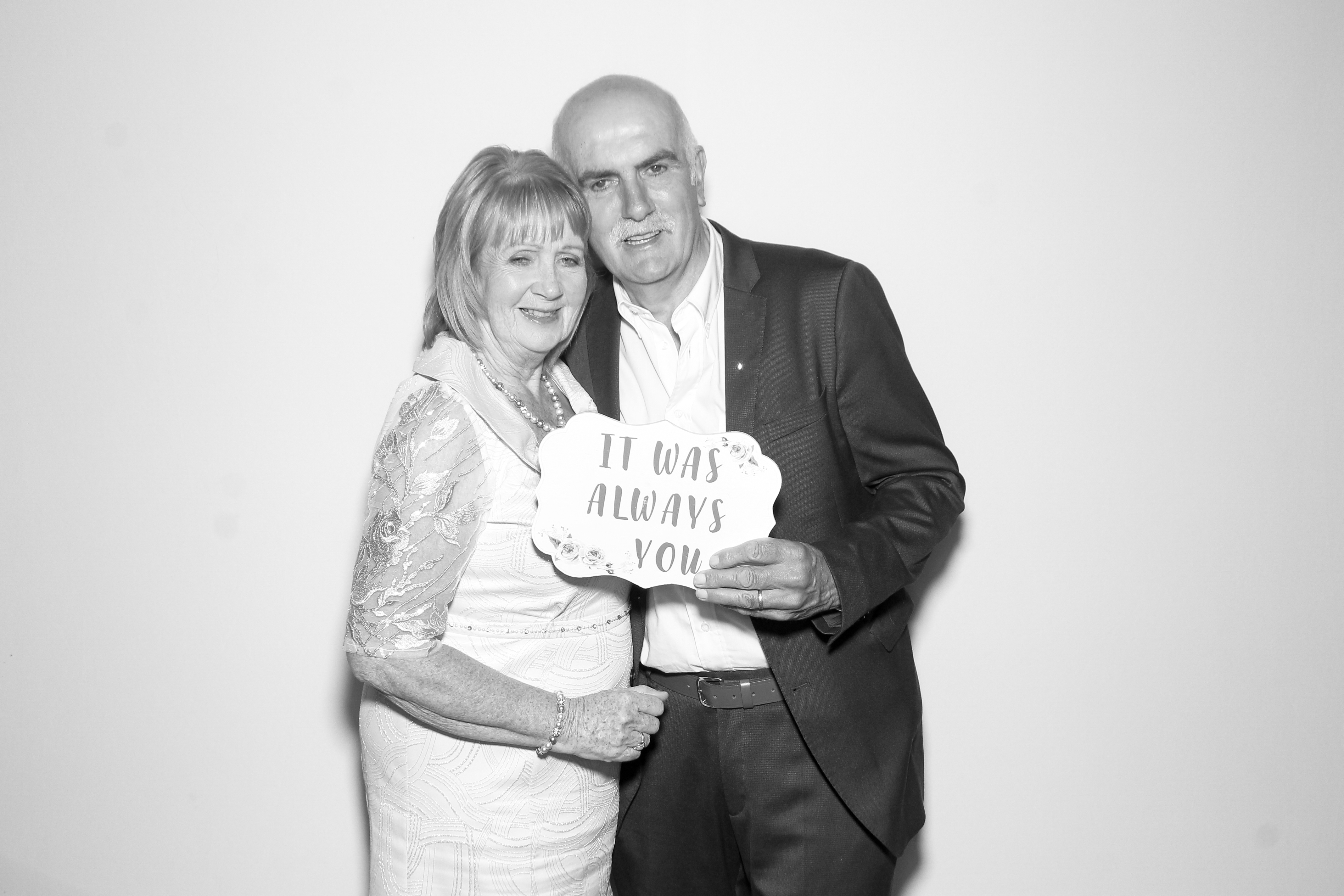 Roisin & Brendan | View more photos from the event at gallery.snapmagic.ie/u/SnapMagic/Roisin-Brendan