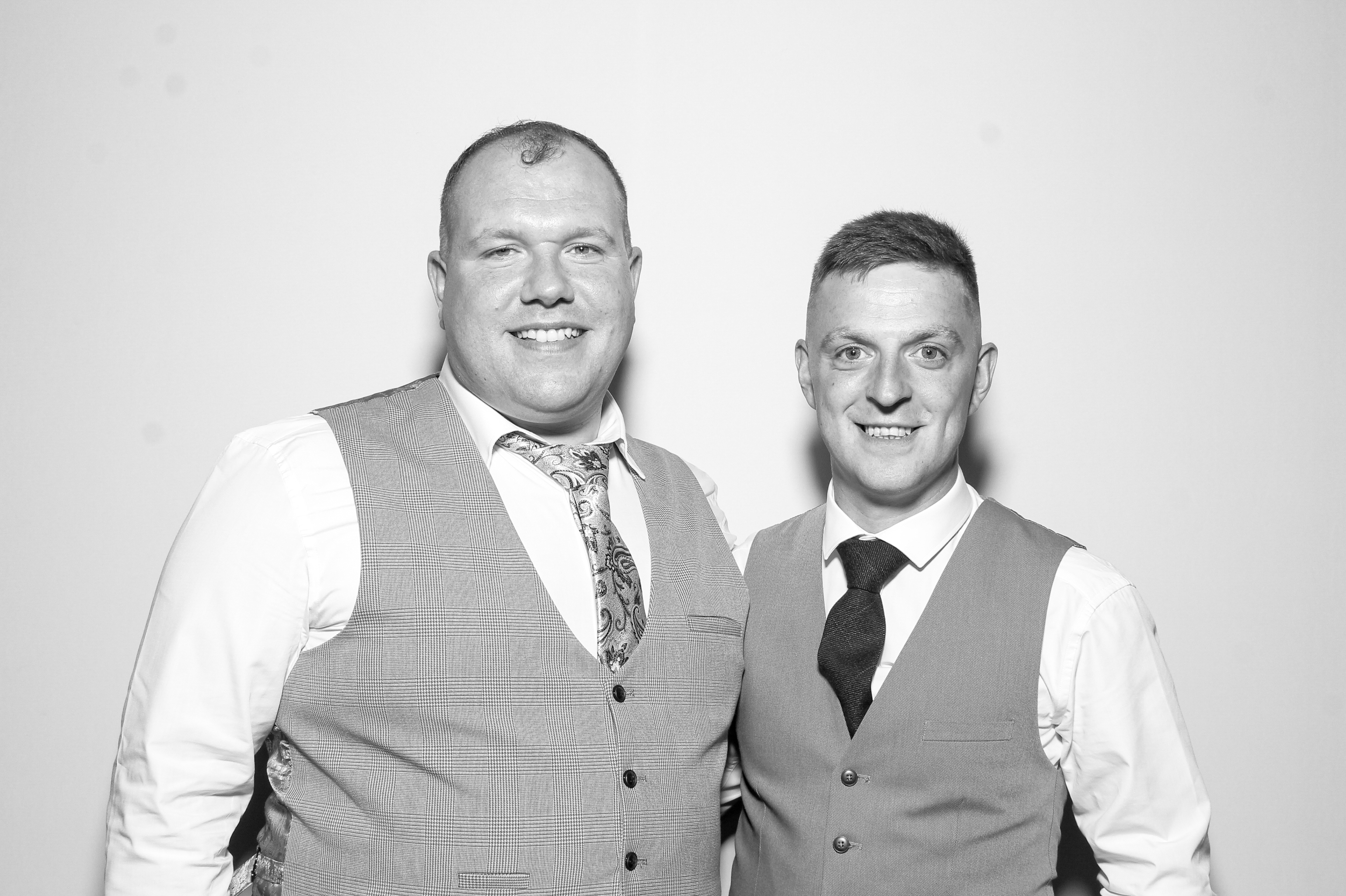 Sarah & Danny | View more photos from the event at gallery.snapmagic.ie/u/SnapMagic/Sarah-Danny