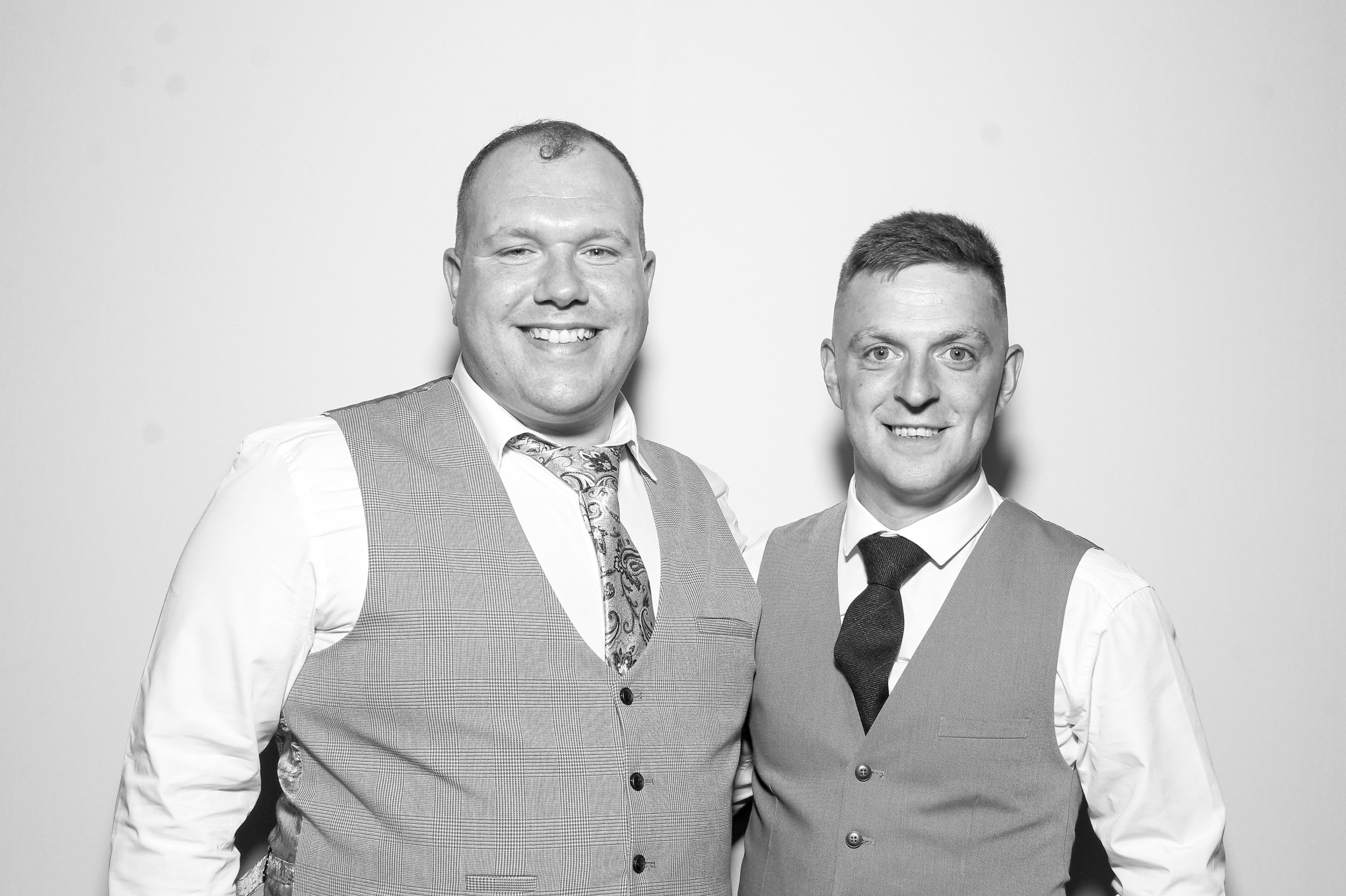Sarah & Danny | View more photos from the event at gallery.snapmagic.ie/u/SnapMagic/Sarah-Danny