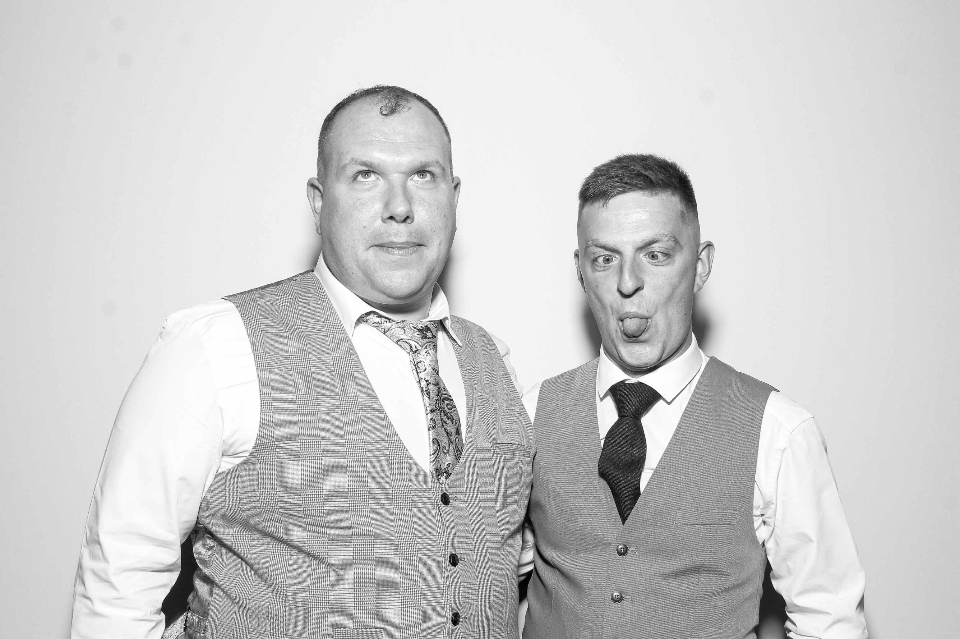 Sarah & Danny | View more photos from the event at gallery.snapmagic.ie/u/SnapMagic/Sarah-Danny
