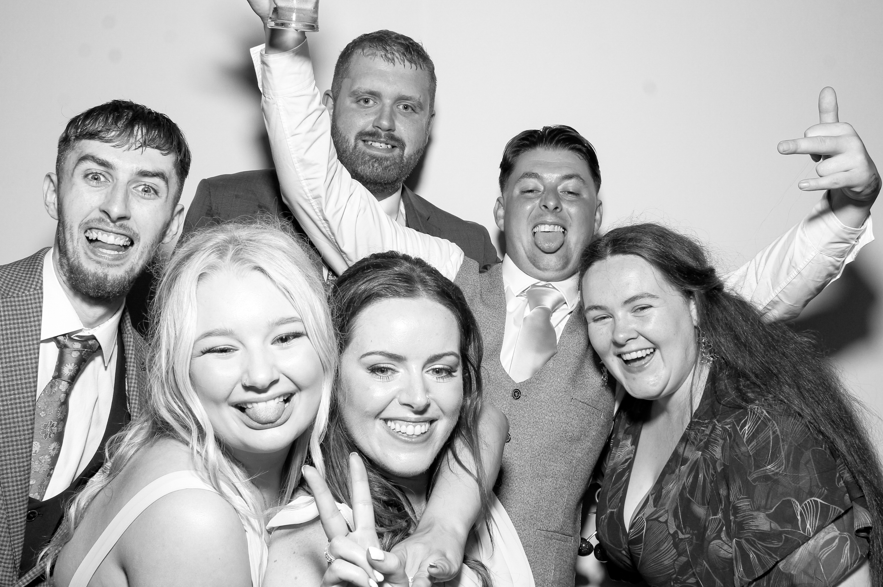 Sarah & Danny | View more photos from the event at gallery.snapmagic.ie/u/SnapMagic/Sarah-Danny