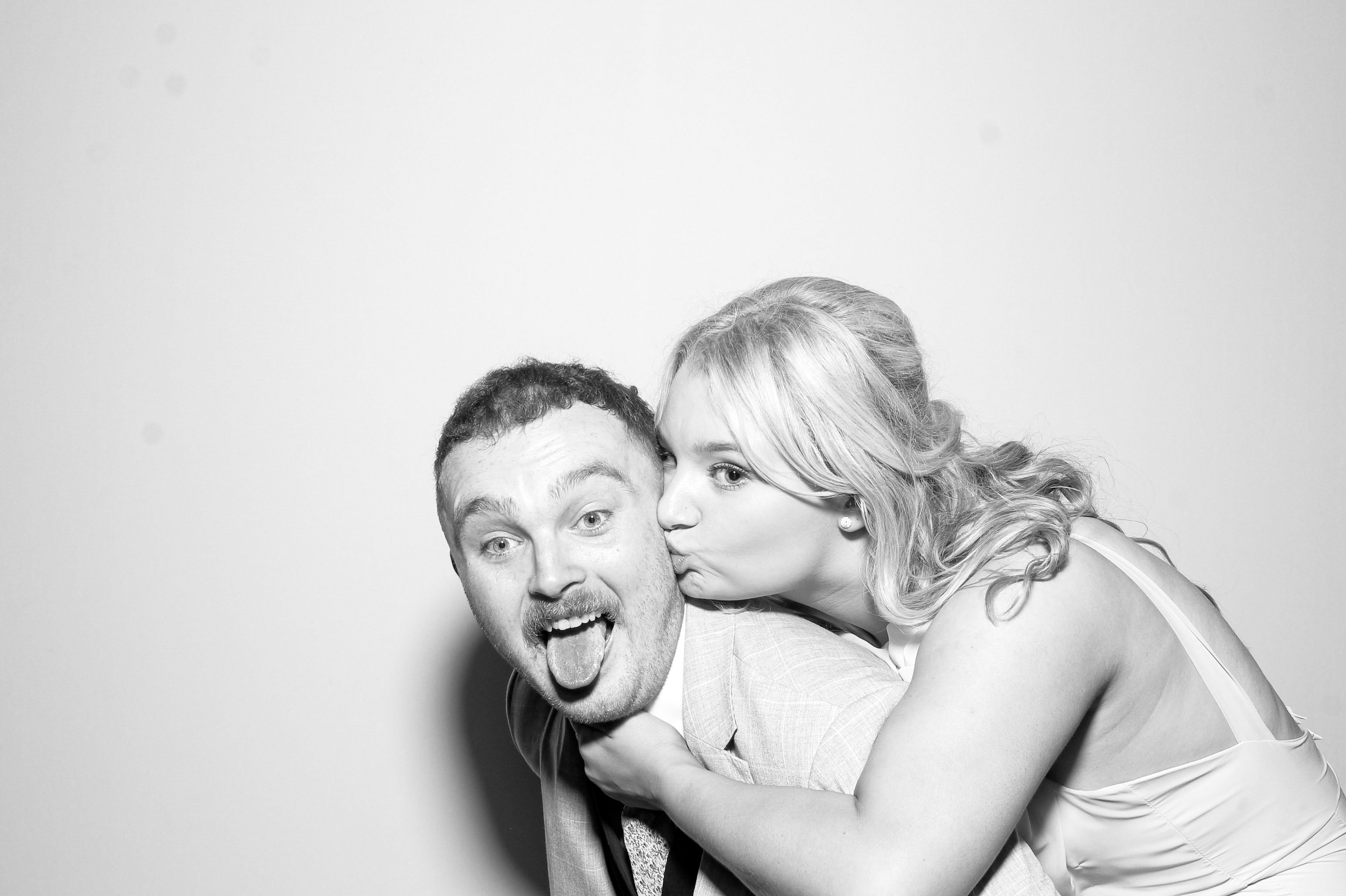 Sarah & Danny | View more photos from the event at gallery.snapmagic.ie/u/SnapMagic/Sarah-Danny