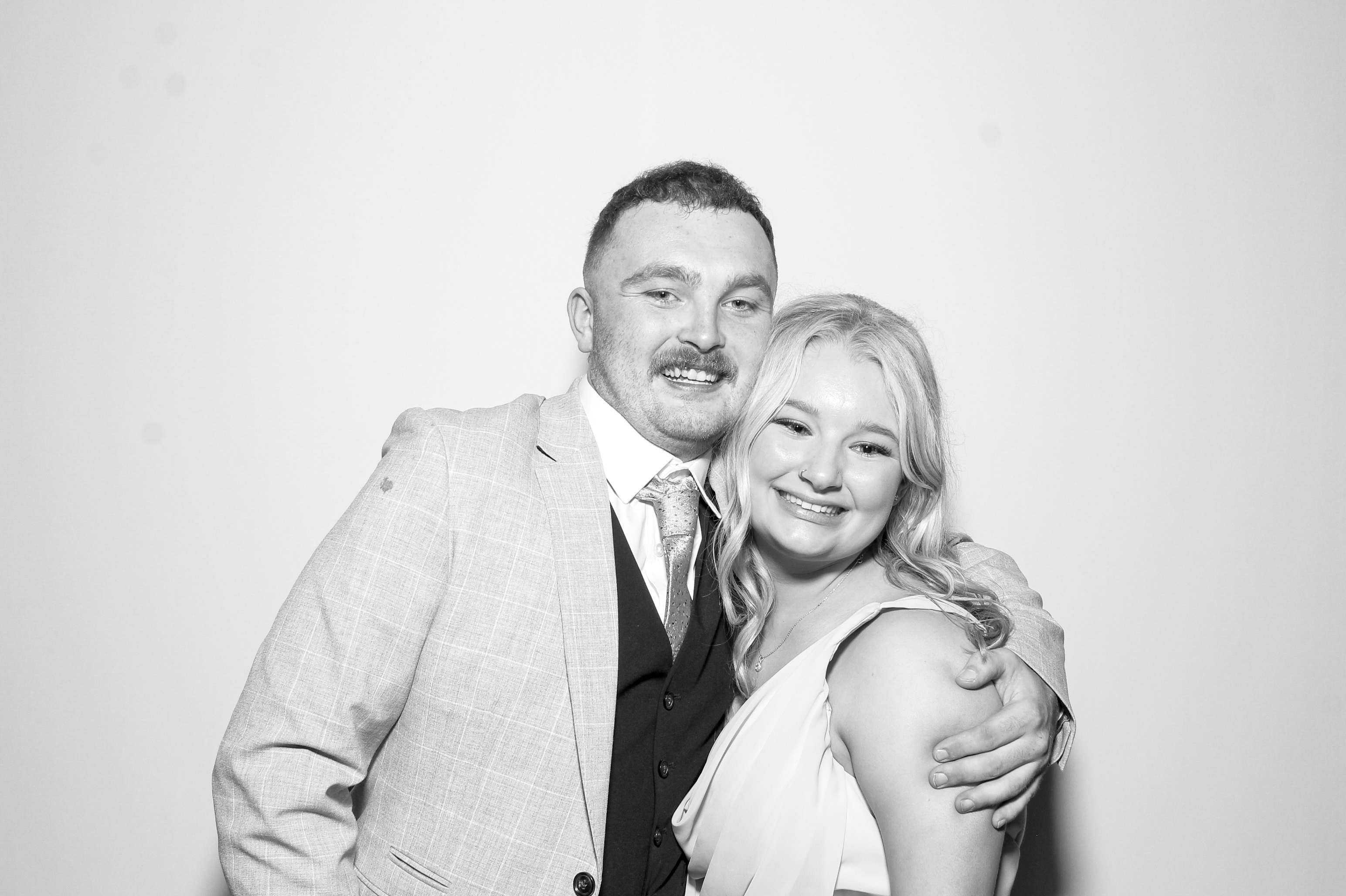 Sarah & Danny | View more photos from the event at gallery.snapmagic.ie/u/SnapMagic/Sarah-Danny