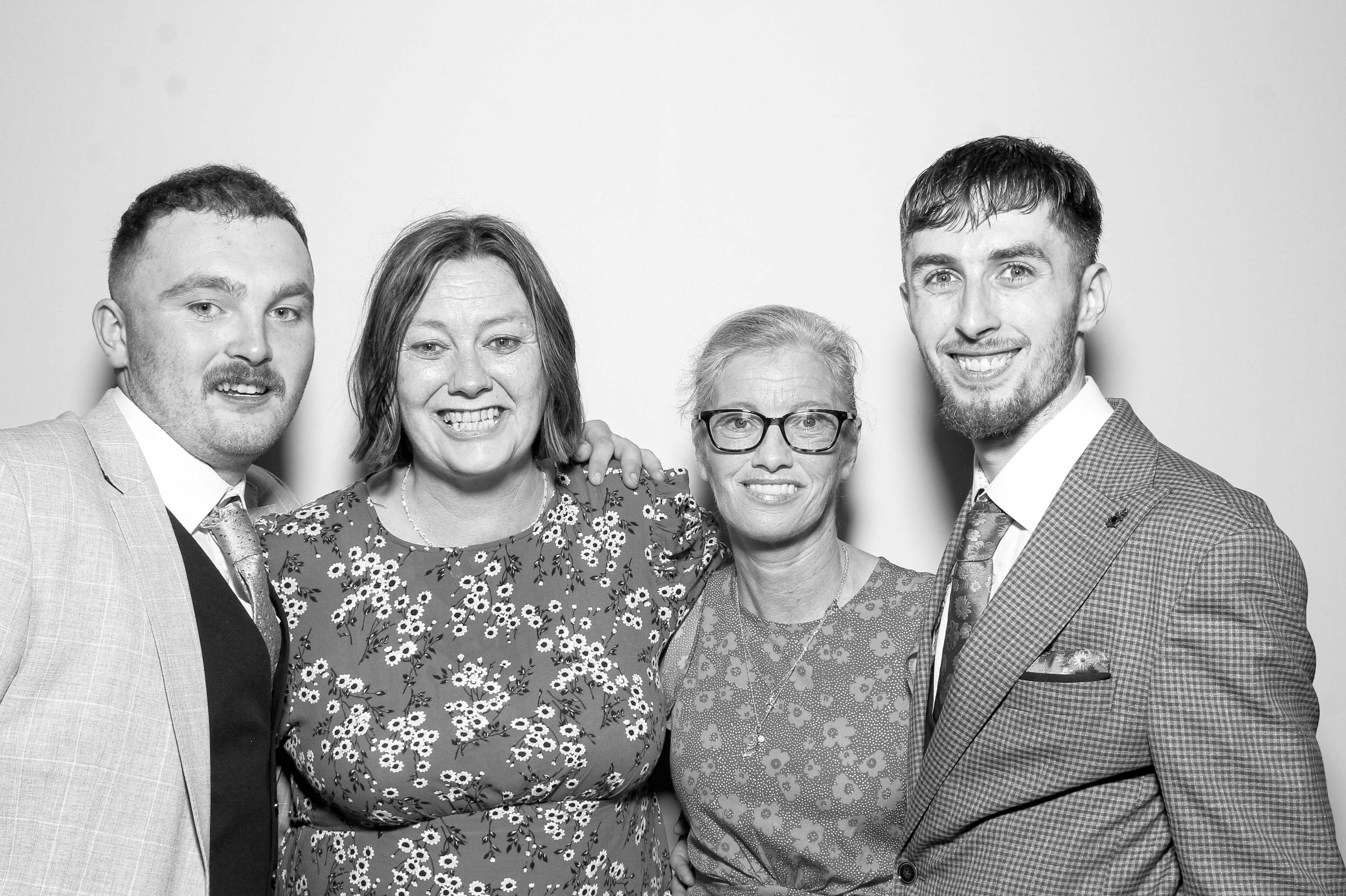 Sarah & Danny | View more photos from the event at gallery.snapmagic.ie/u/SnapMagic/Sarah-Danny
