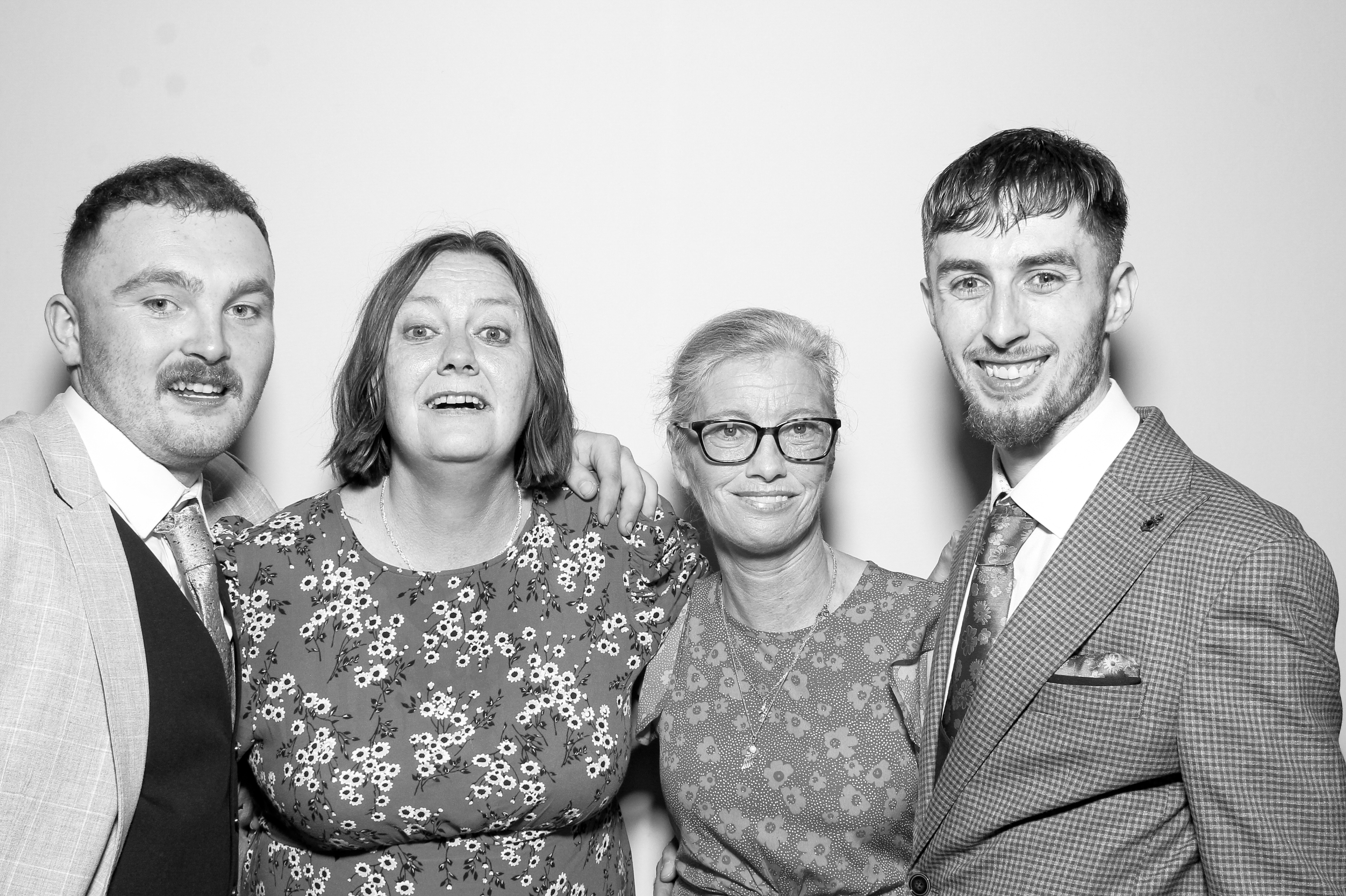Sarah & Danny | View more photos from the event at gallery.snapmagic.ie/u/SnapMagic/Sarah-Danny