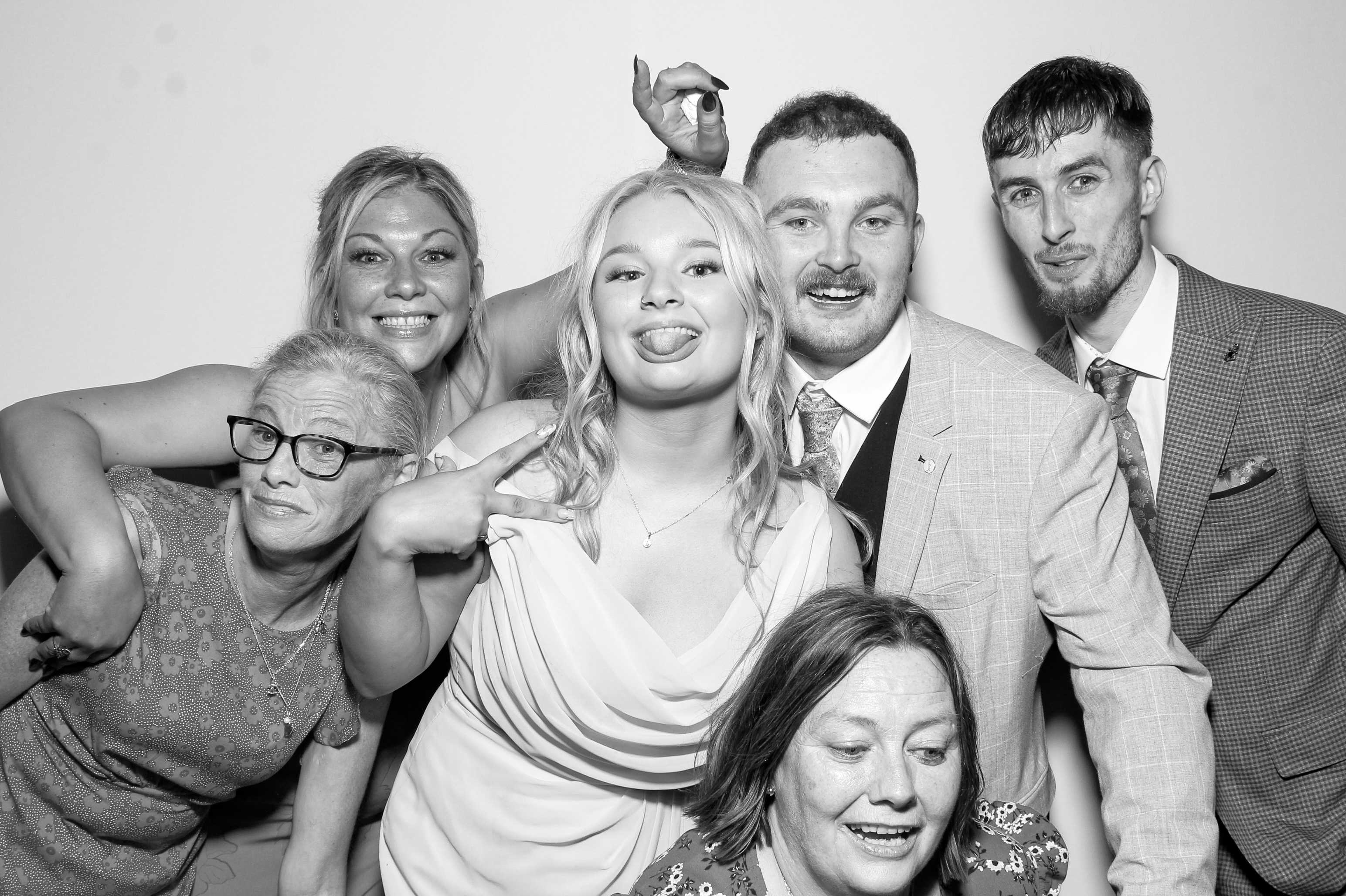 Sarah & Danny | View more photos from the event at gallery.snapmagic.ie/u/SnapMagic/Sarah-Danny