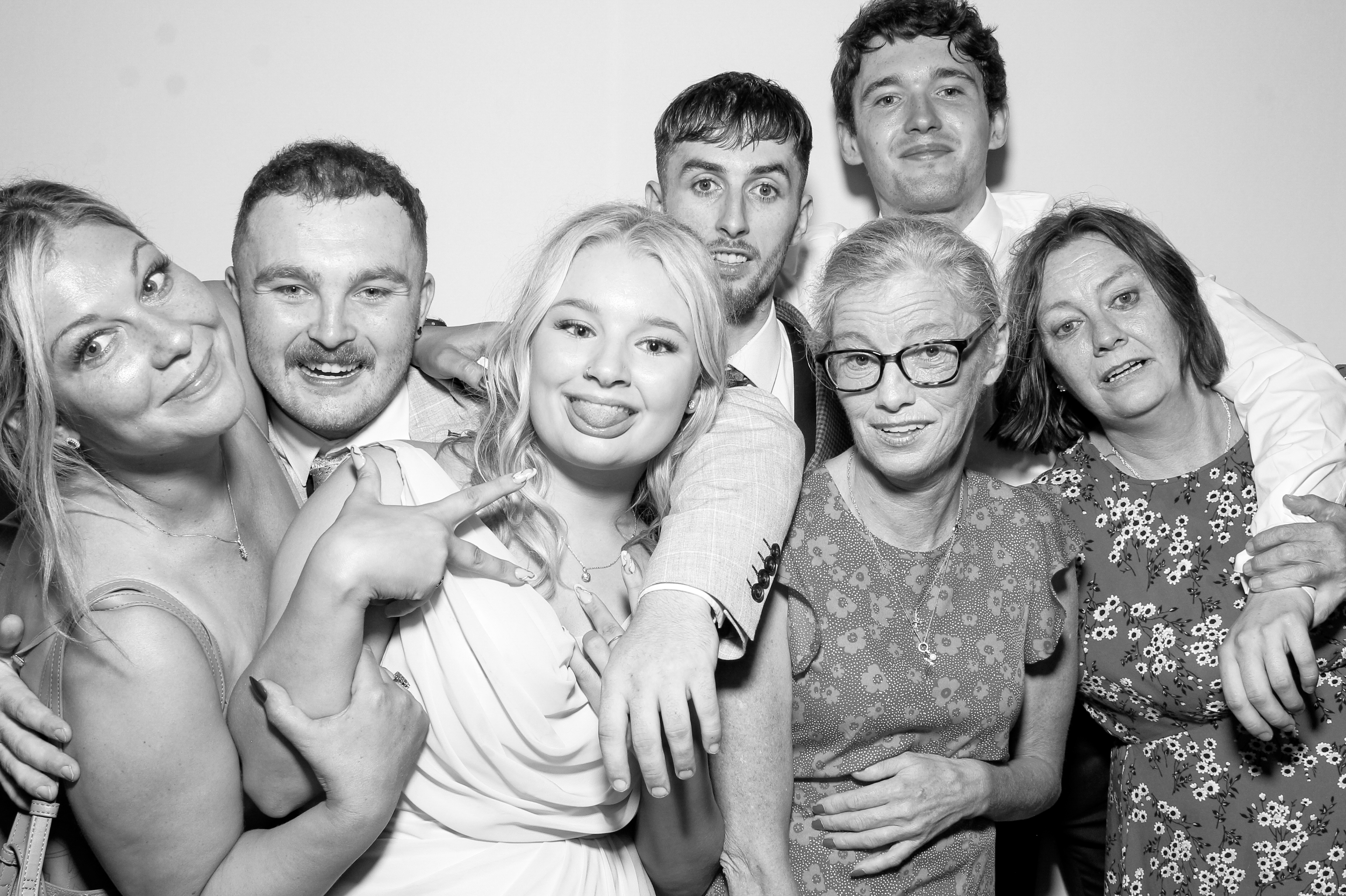 Sarah & Danny | View more photos from the event at gallery.snapmagic.ie/u/SnapMagic/Sarah-Danny
