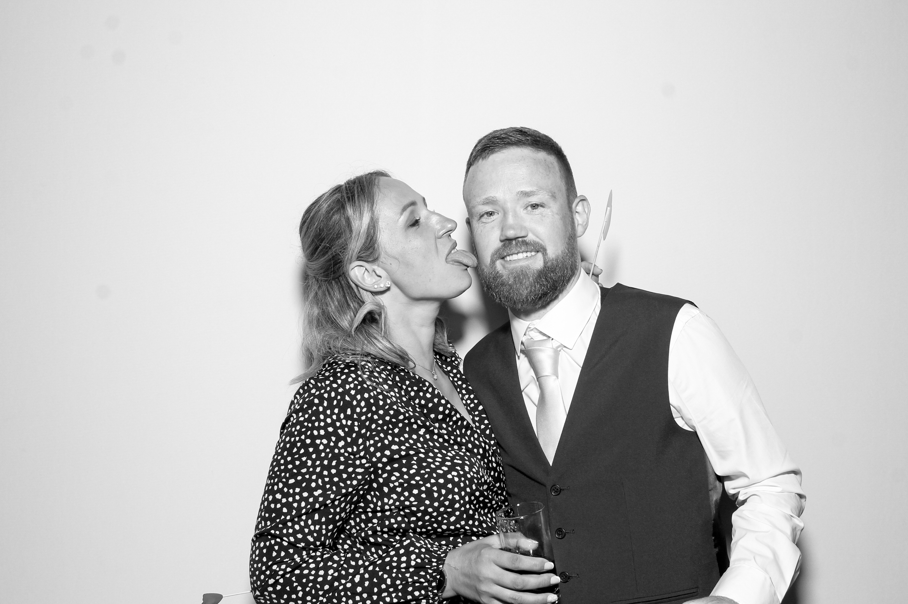 Sarah & Danny | View more photos from the event at gallery.snapmagic.ie/u/SnapMagic/Sarah-Danny