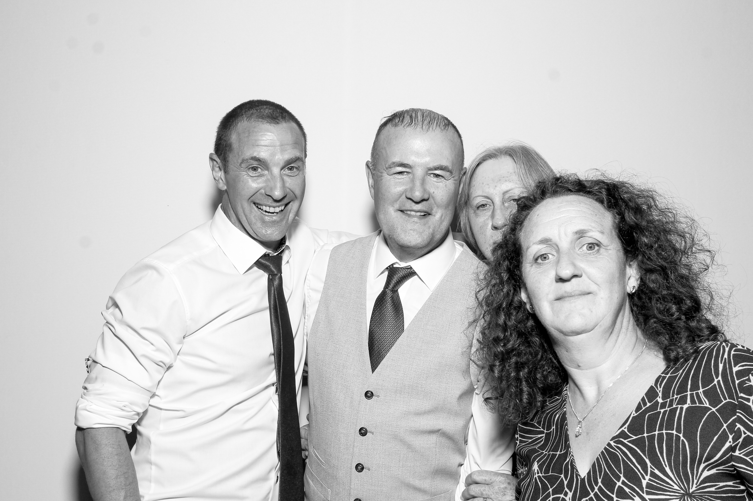 Sarah & Danny | View more photos from the event at gallery.snapmagic.ie/u/SnapMagic/Sarah-Danny