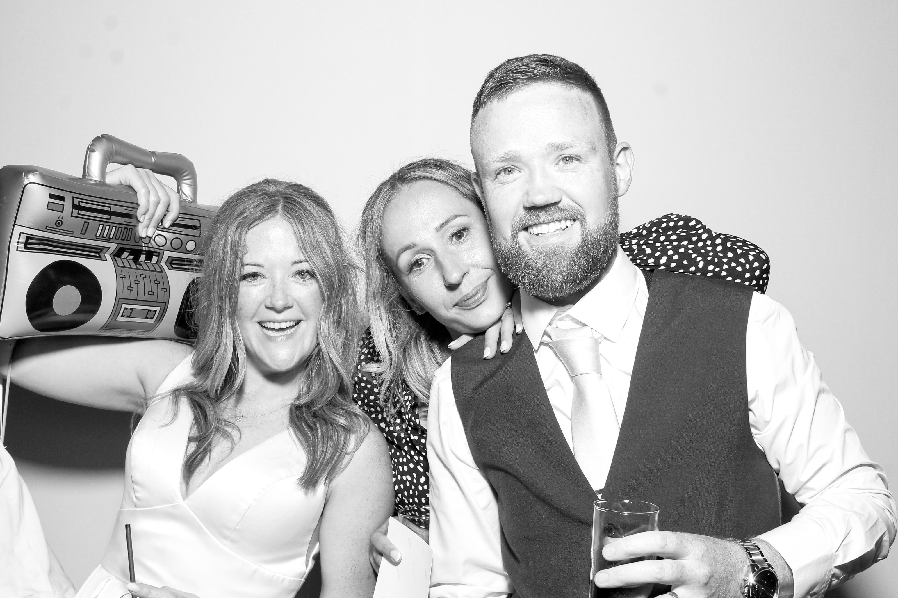 Sarah & Danny | View more photos from the event at gallery.snapmagic.ie/u/SnapMagic/Sarah-Danny