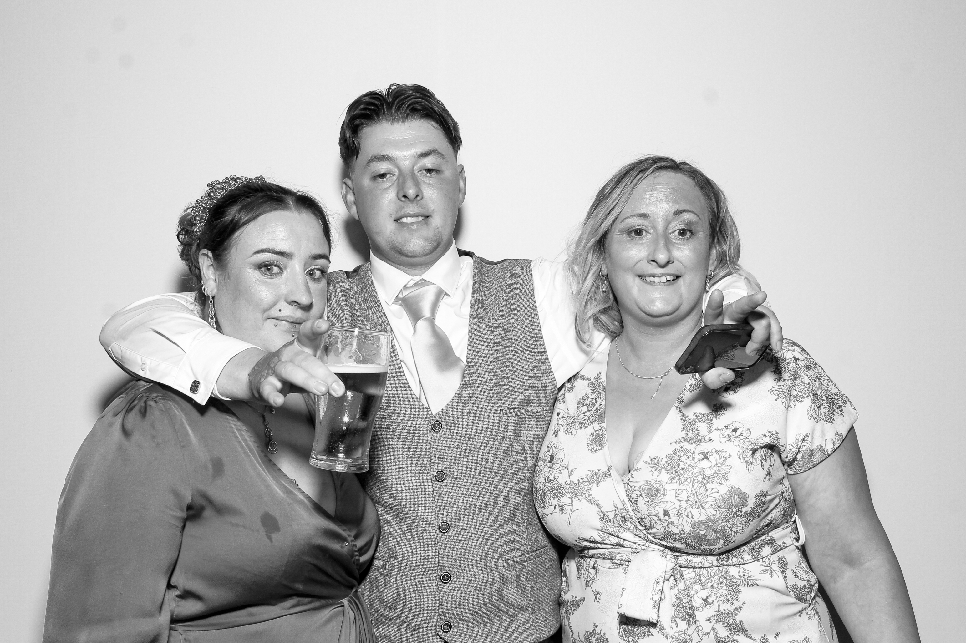 Sarah & Danny | View more photos from the event at gallery.snapmagic.ie/u/SnapMagic/Sarah-Danny
