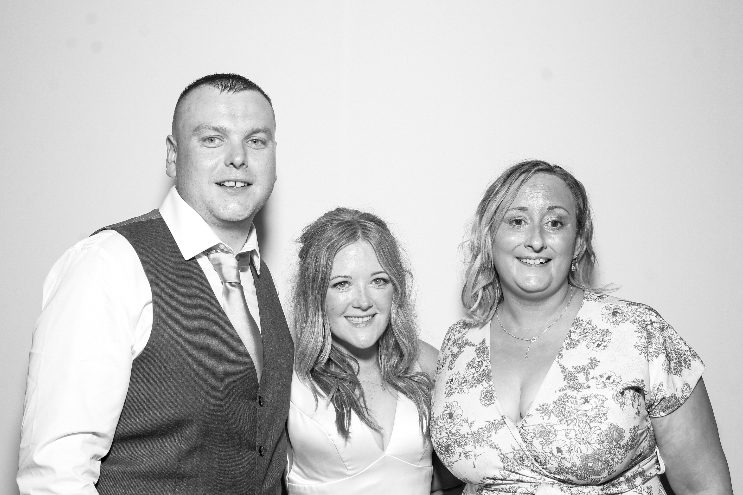 Sarah & Danny | View more photos from the event at gallery.snapmagic.ie/u/SnapMagic/Sarah-Danny