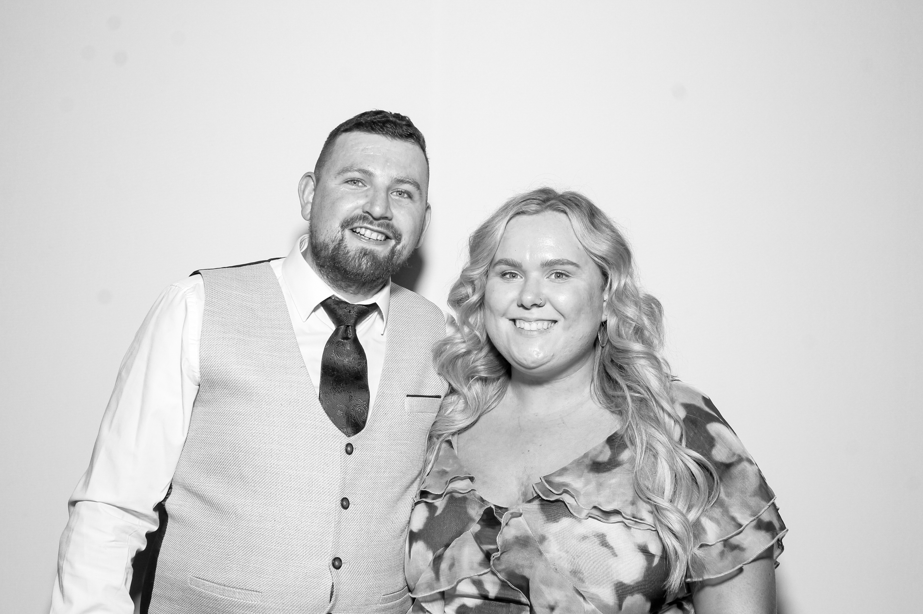 Sarah & Danny | View more photos from the event at gallery.snapmagic.ie/u/SnapMagic/Sarah-Danny