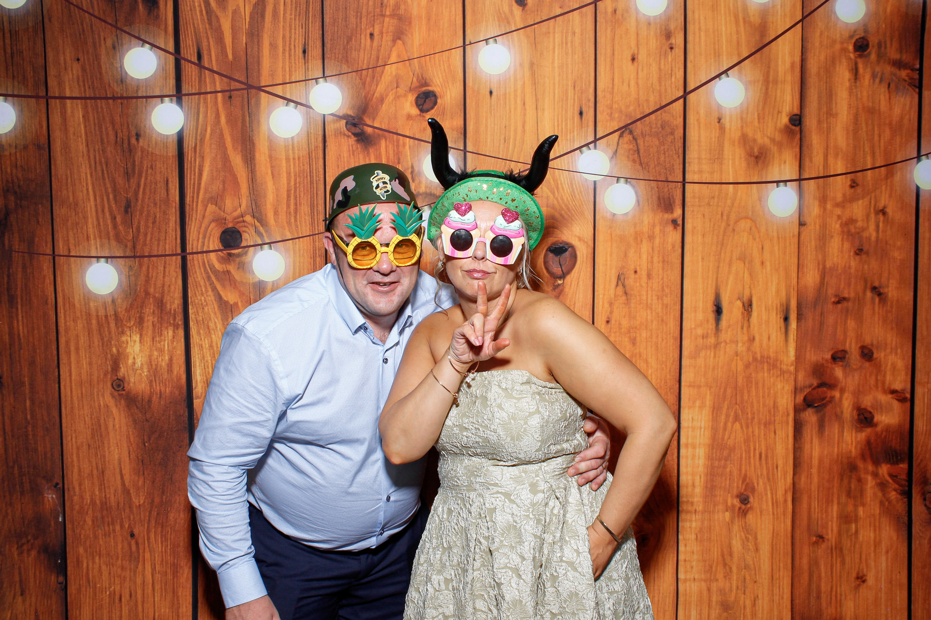 Sharon & Conor | View more photos from the event at gallery.snapmagic.ie/u/SnapMagic/Sharon-Conor
