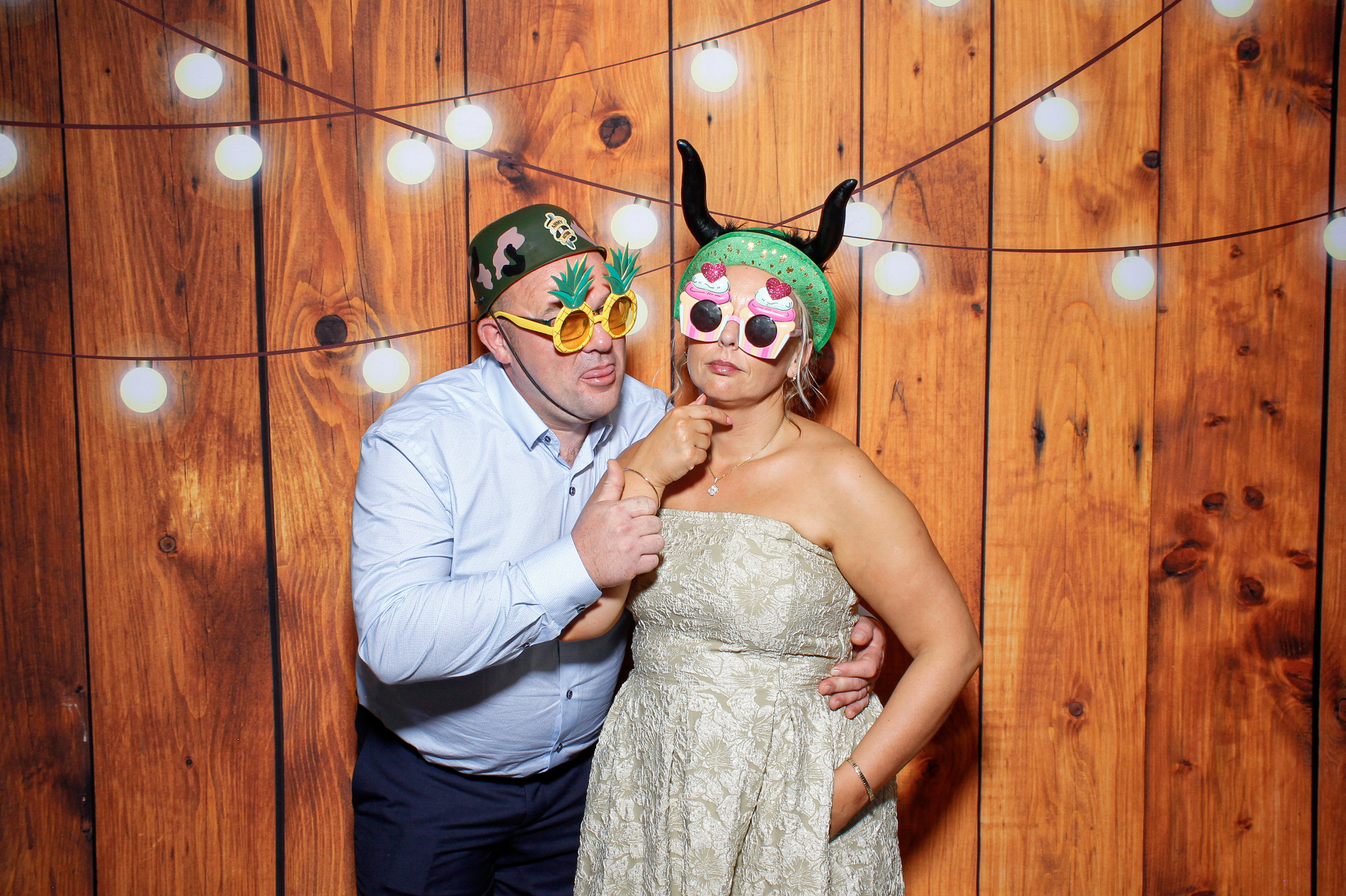 Sharon & Conor | View more photos from the event at gallery.snapmagic.ie/u/SnapMagic/Sharon-Conor