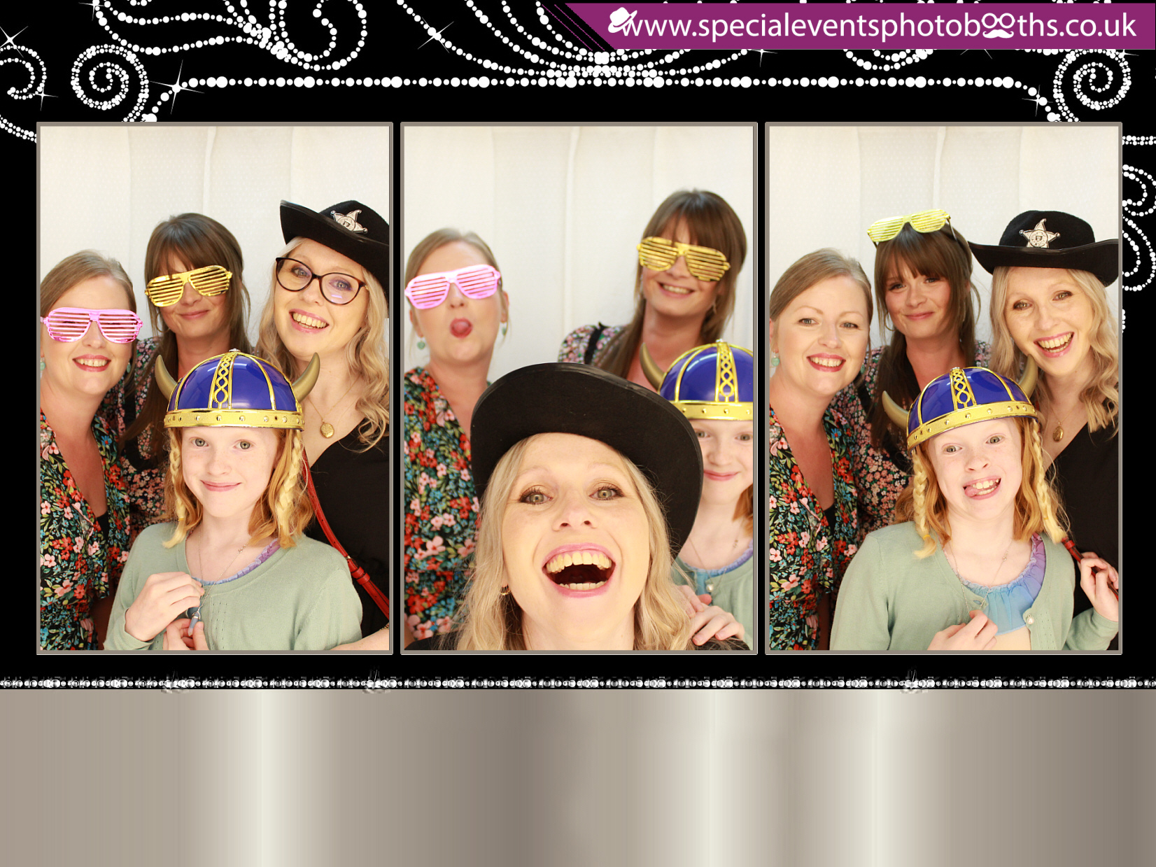 Linda's 70th Birthday | View more photos from the event at my.specialeventsphotobooths.co.uk/u/SpecialEventsPhotoBooths/Lindas-70th-Birthday